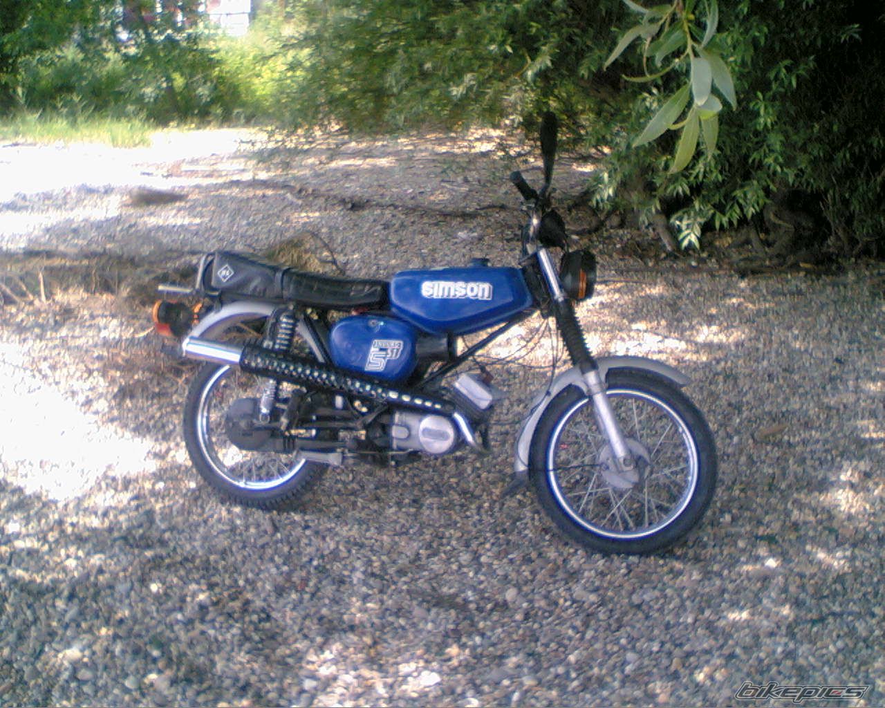 Photo 1272637