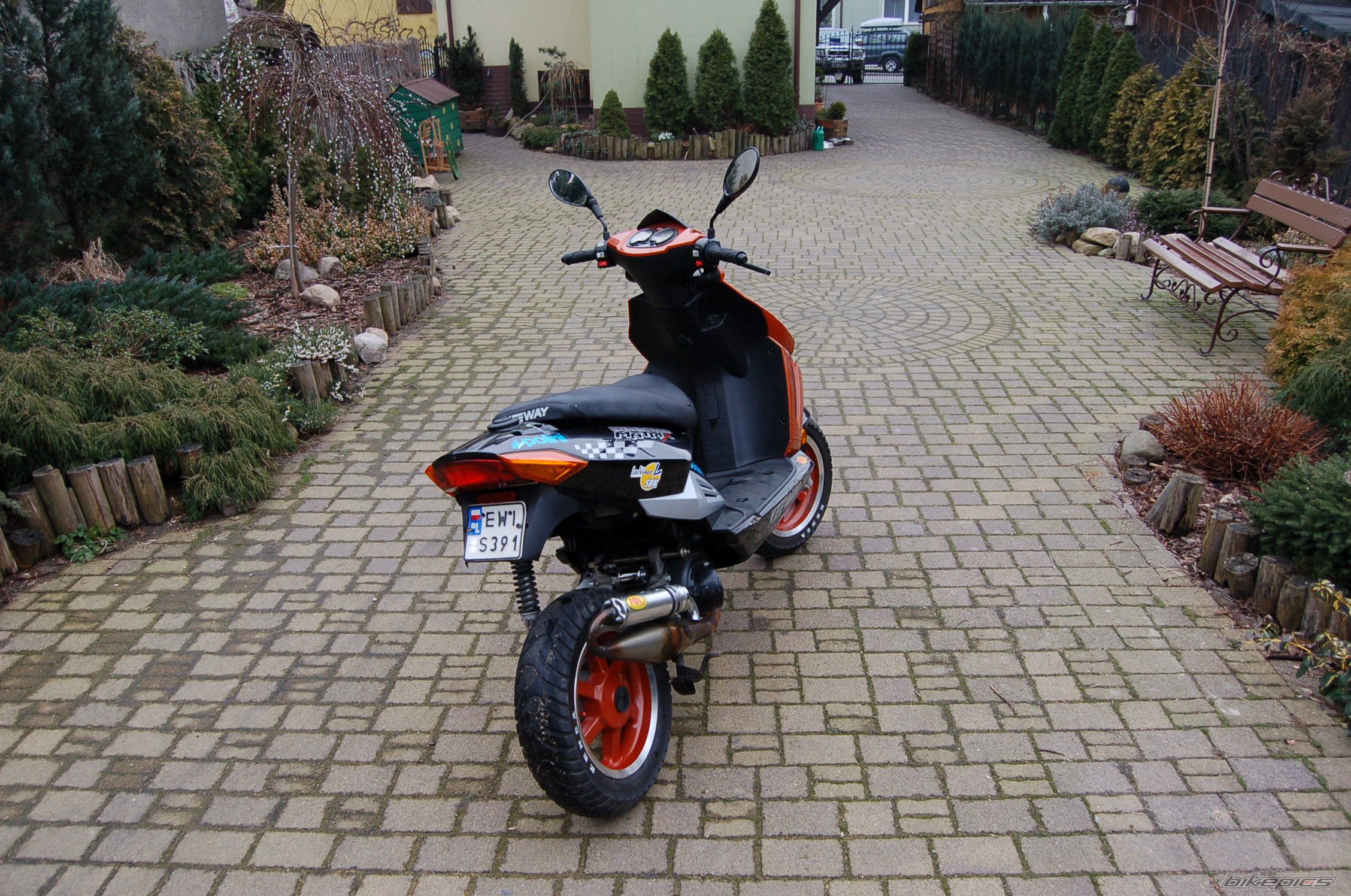 Photo 1272810