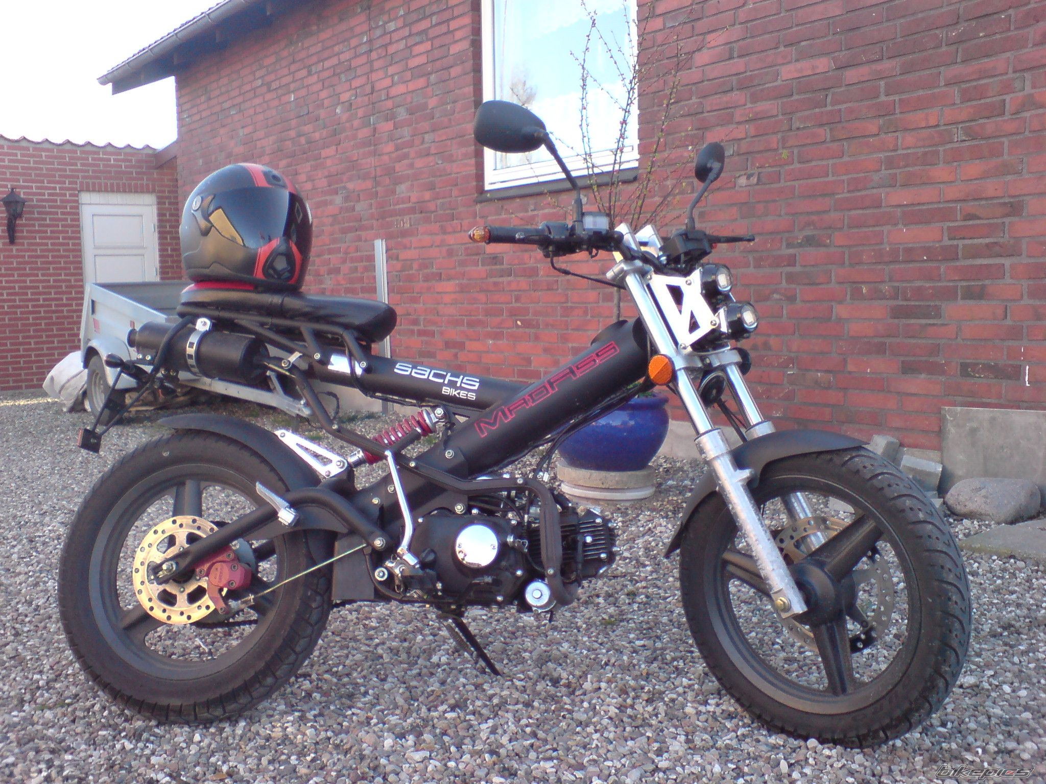Photo 1272968