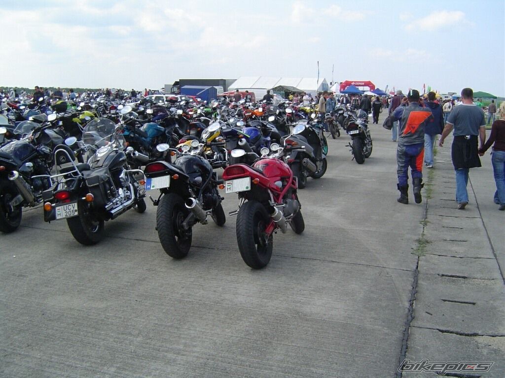 Photo 1273305