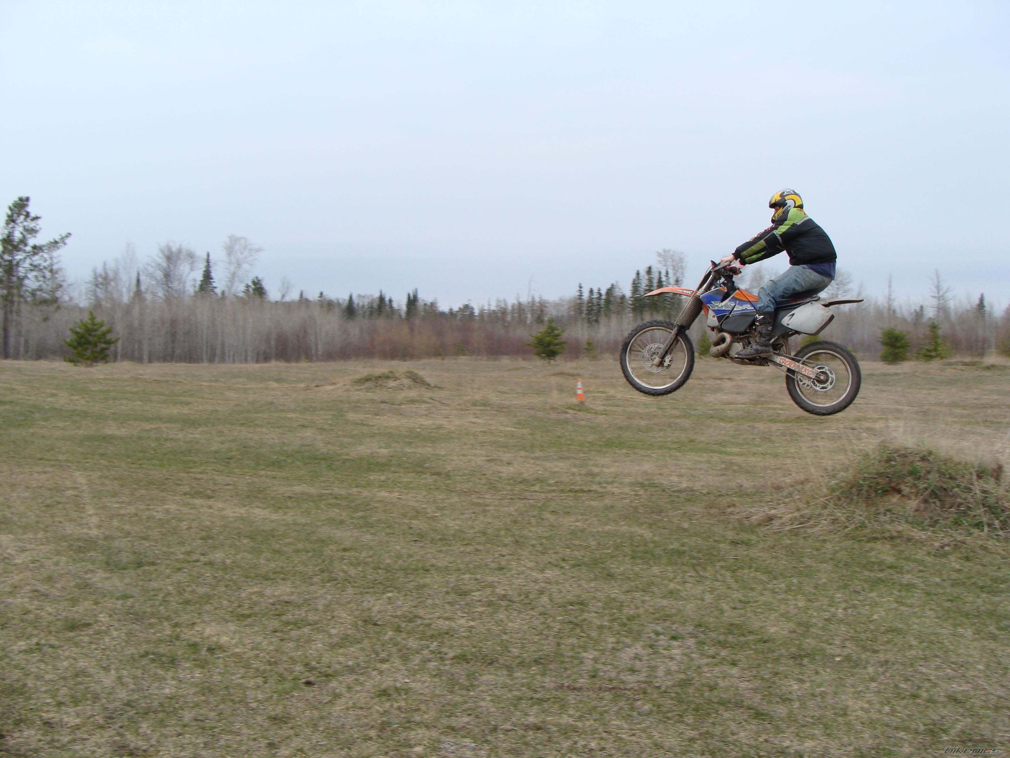 Photo 1273570