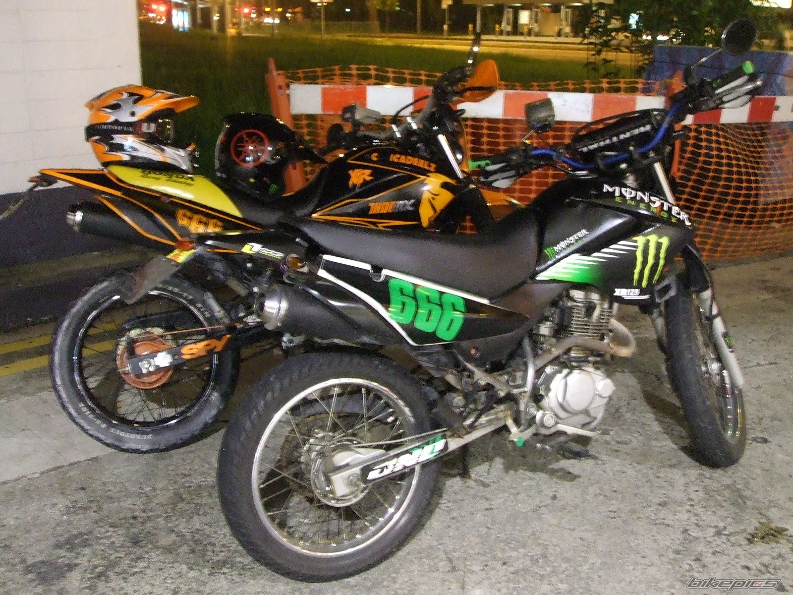 Photo 1274033
