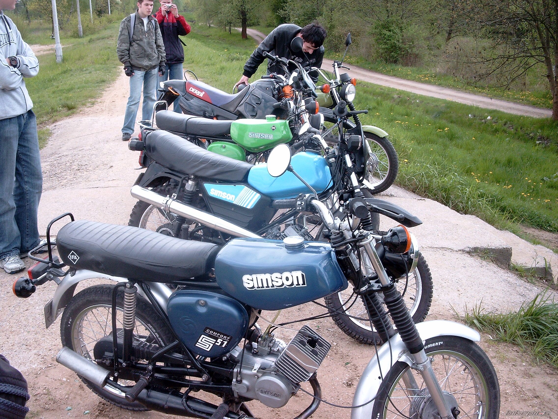 Photo 1274341