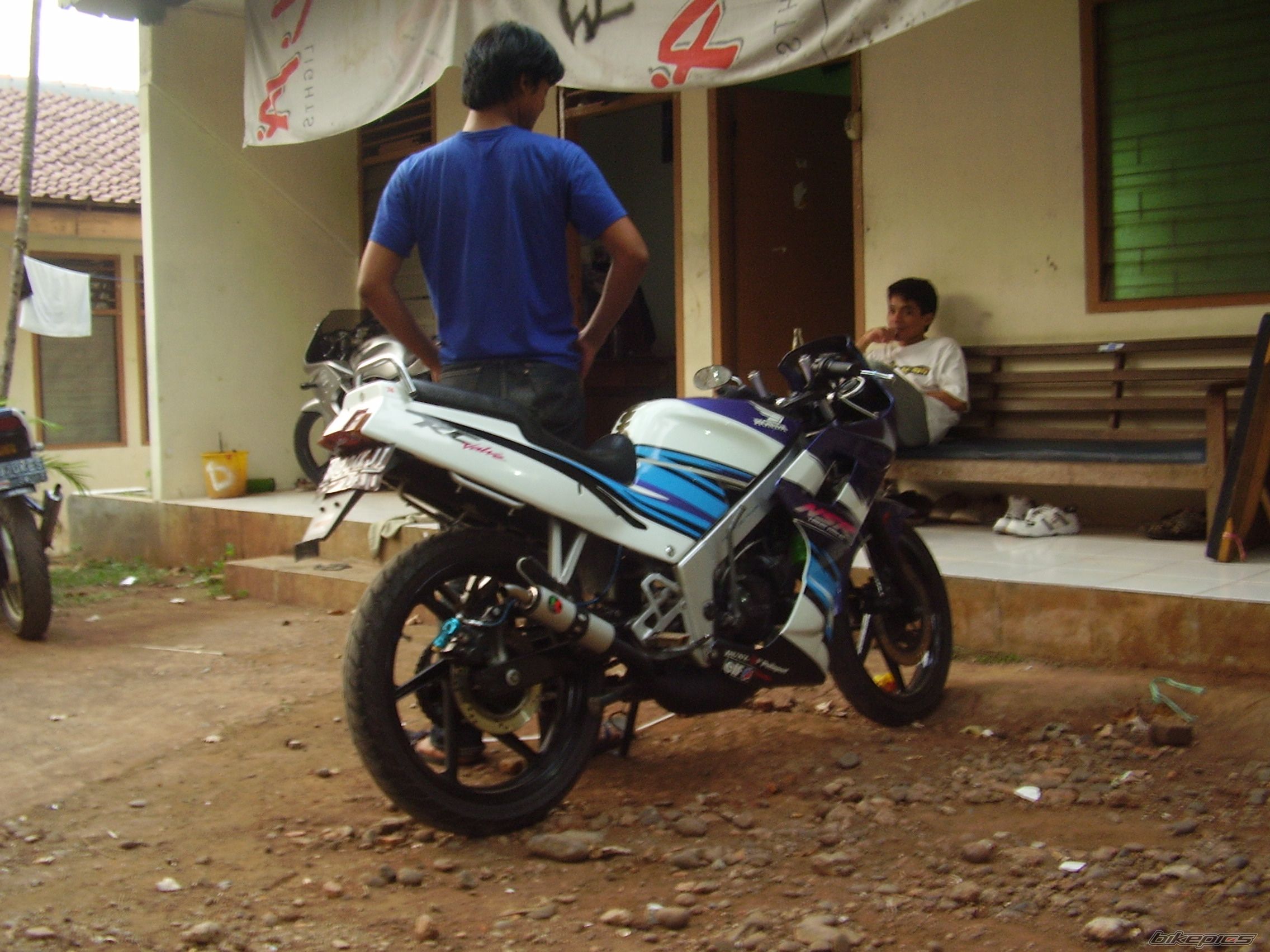 Photo 1277885