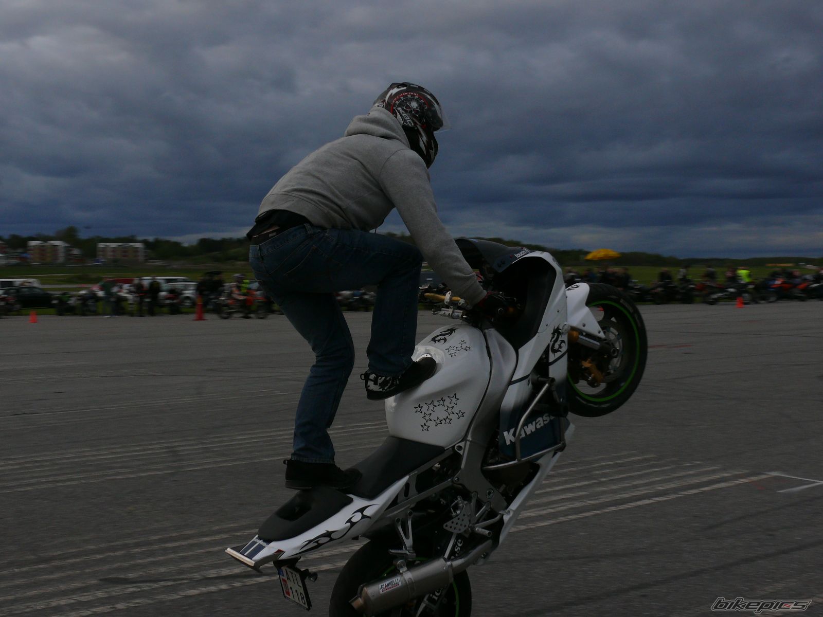 Photo 1281103
