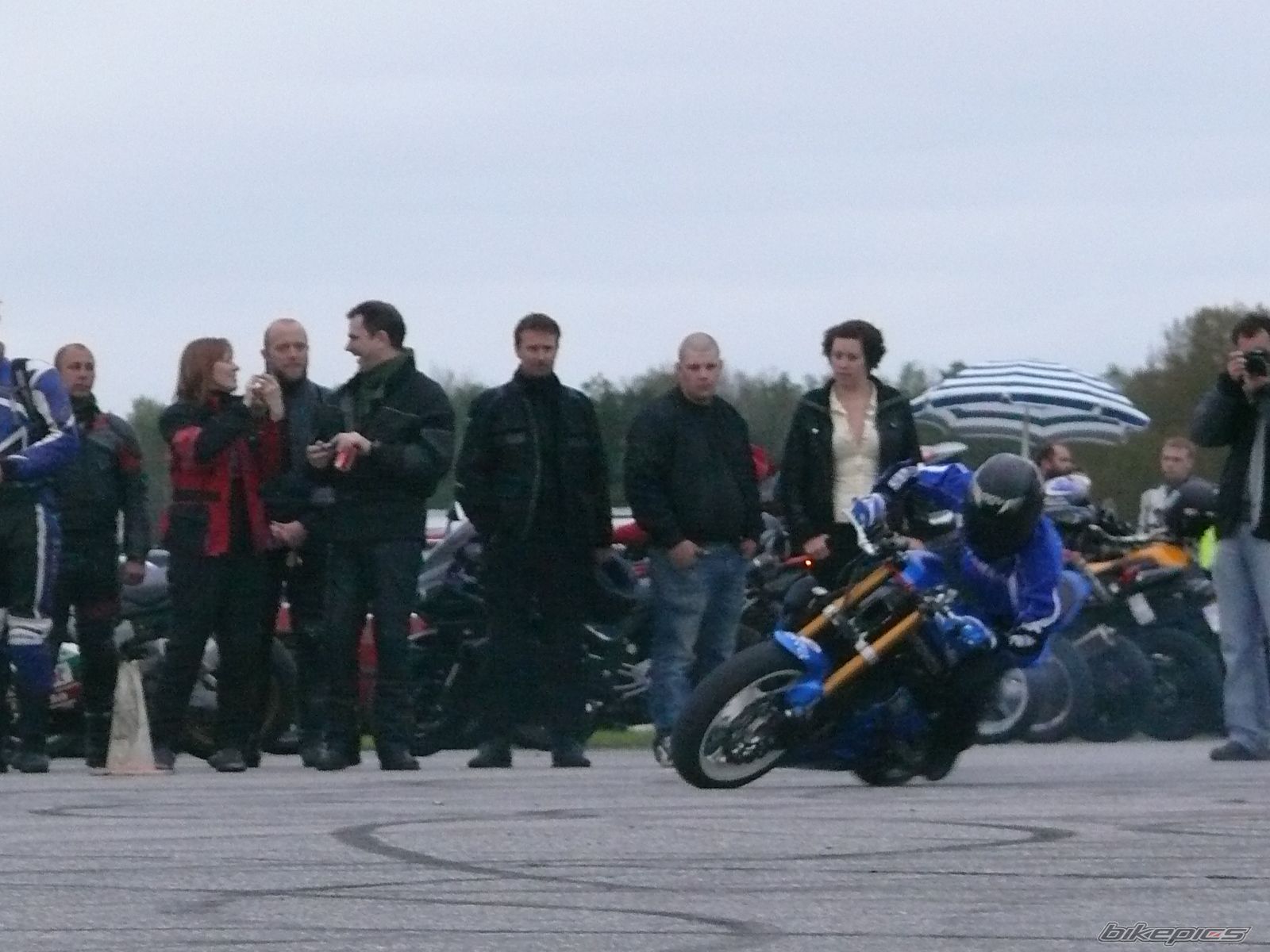 Photo 1281138