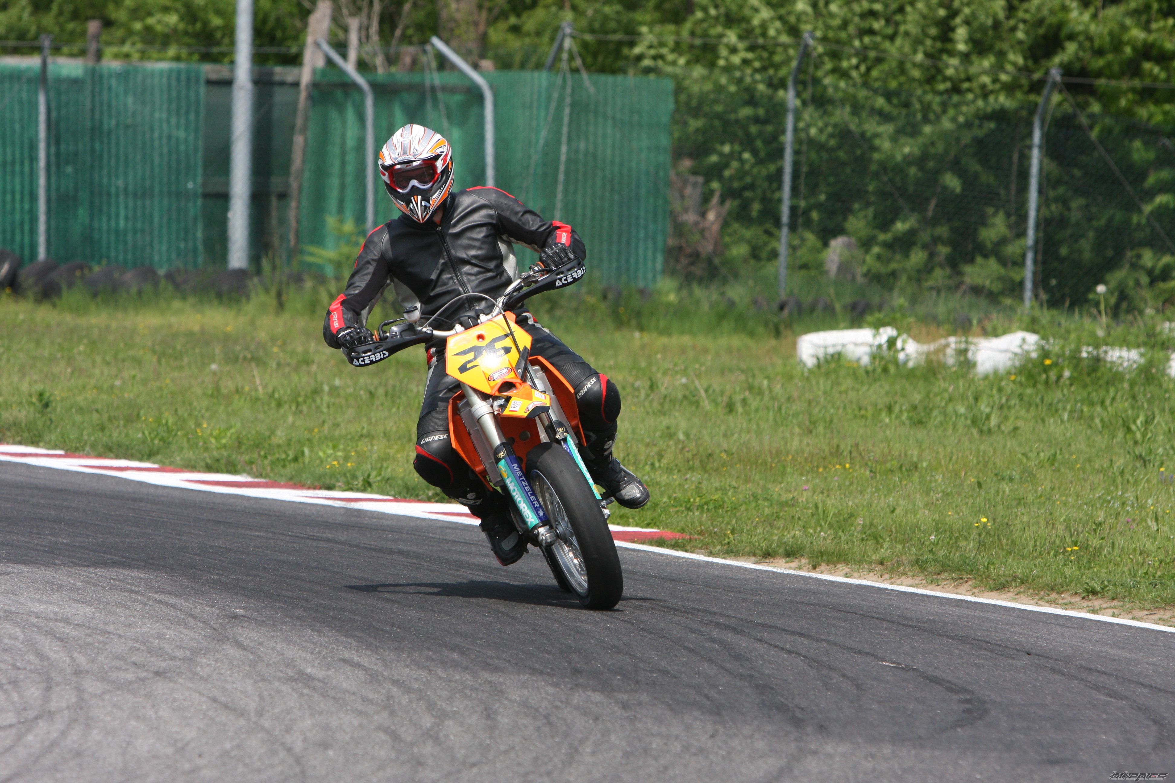 Photo 1287141