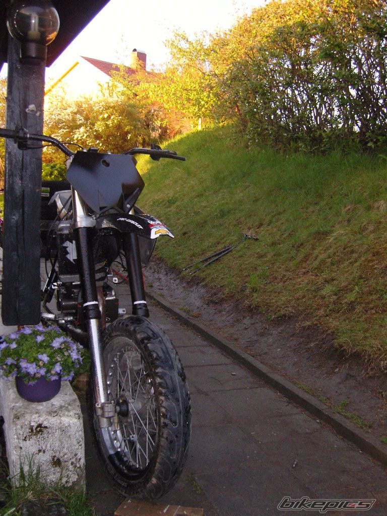 Photo 1294062