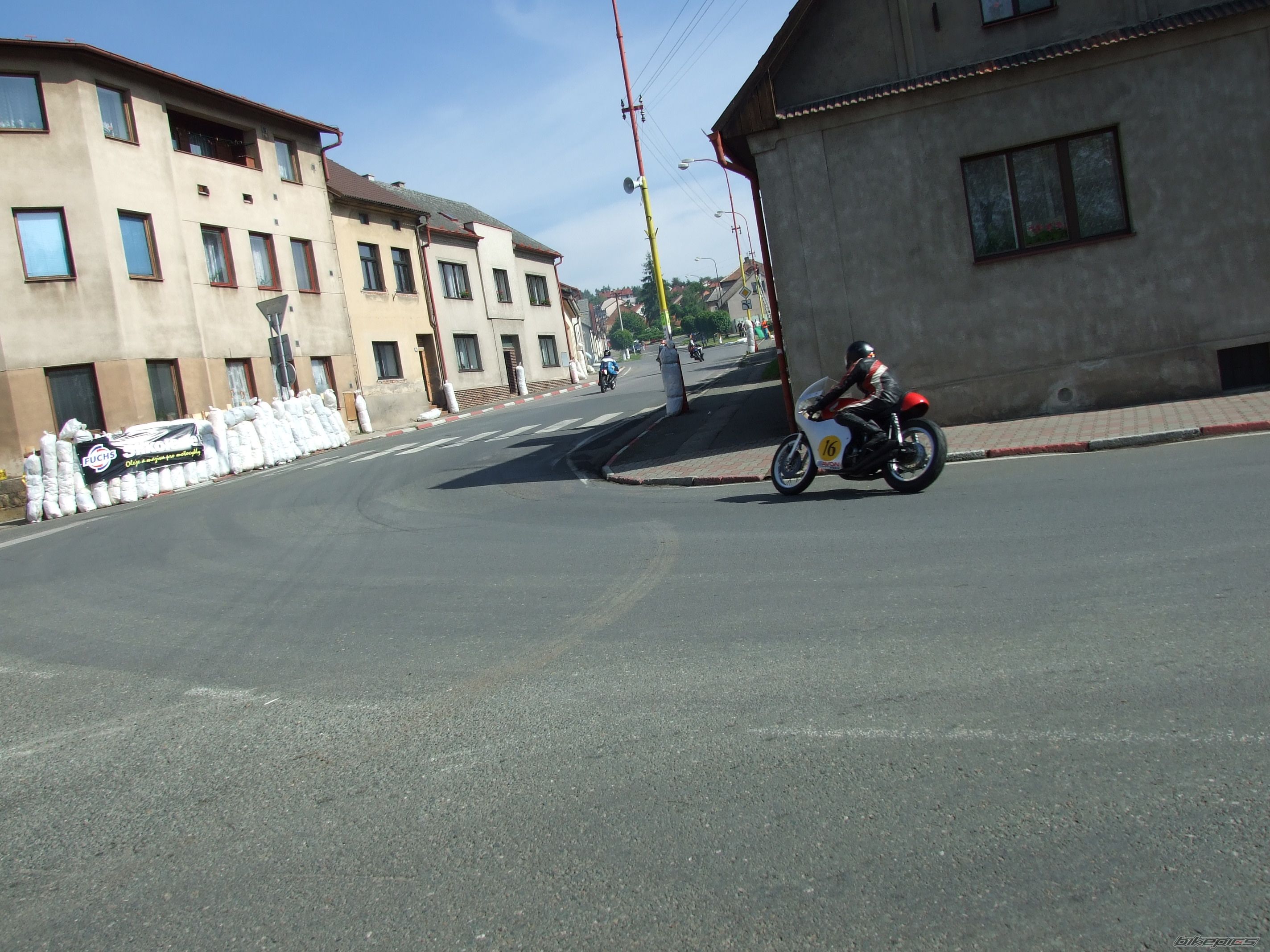 Photo 1295195