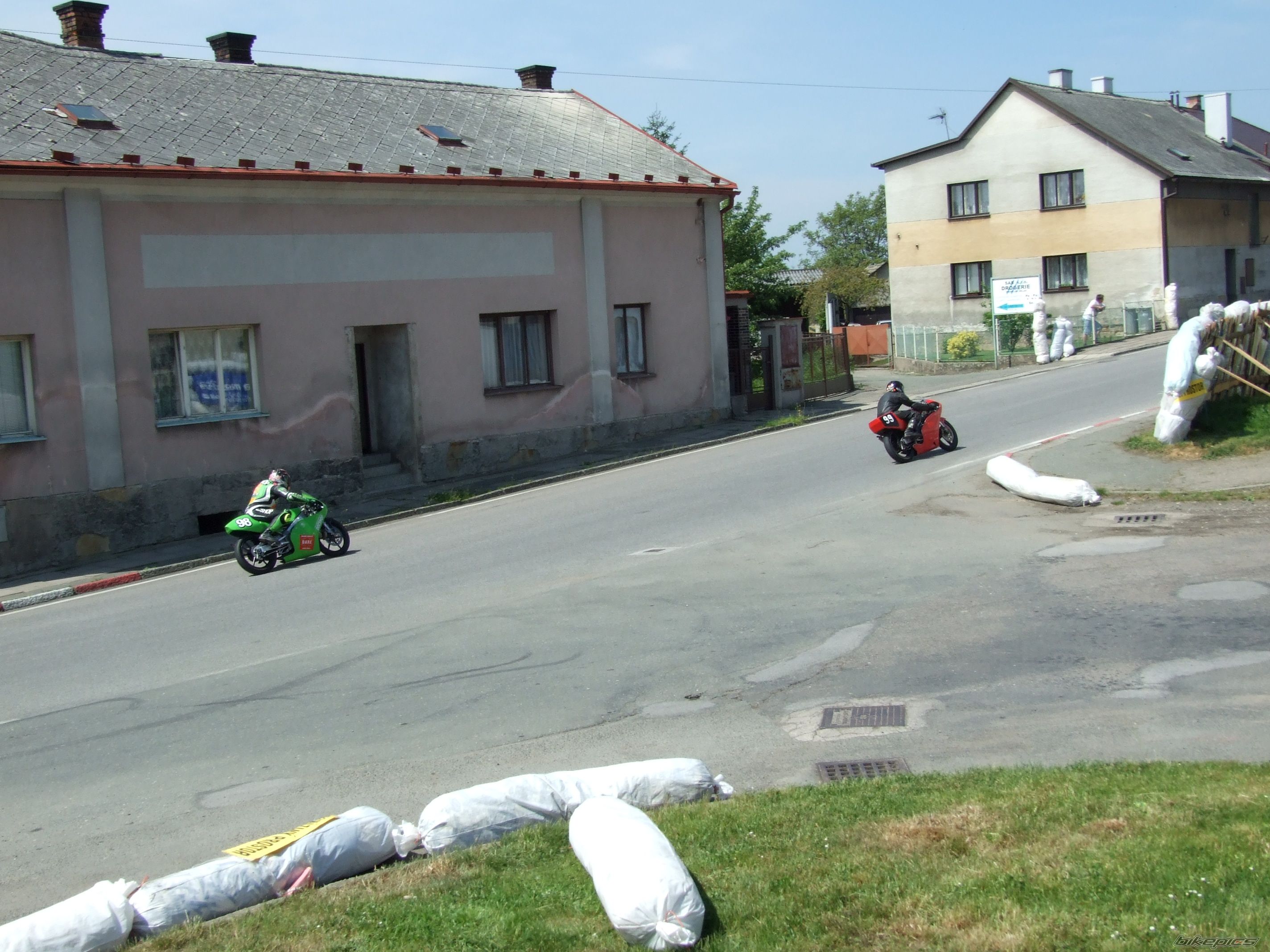 Photo 1295233