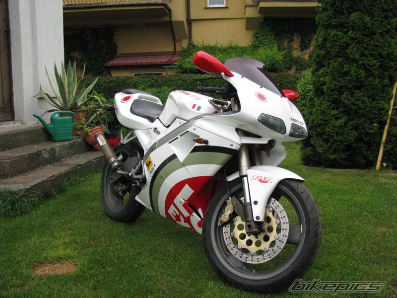 Photo 1298210