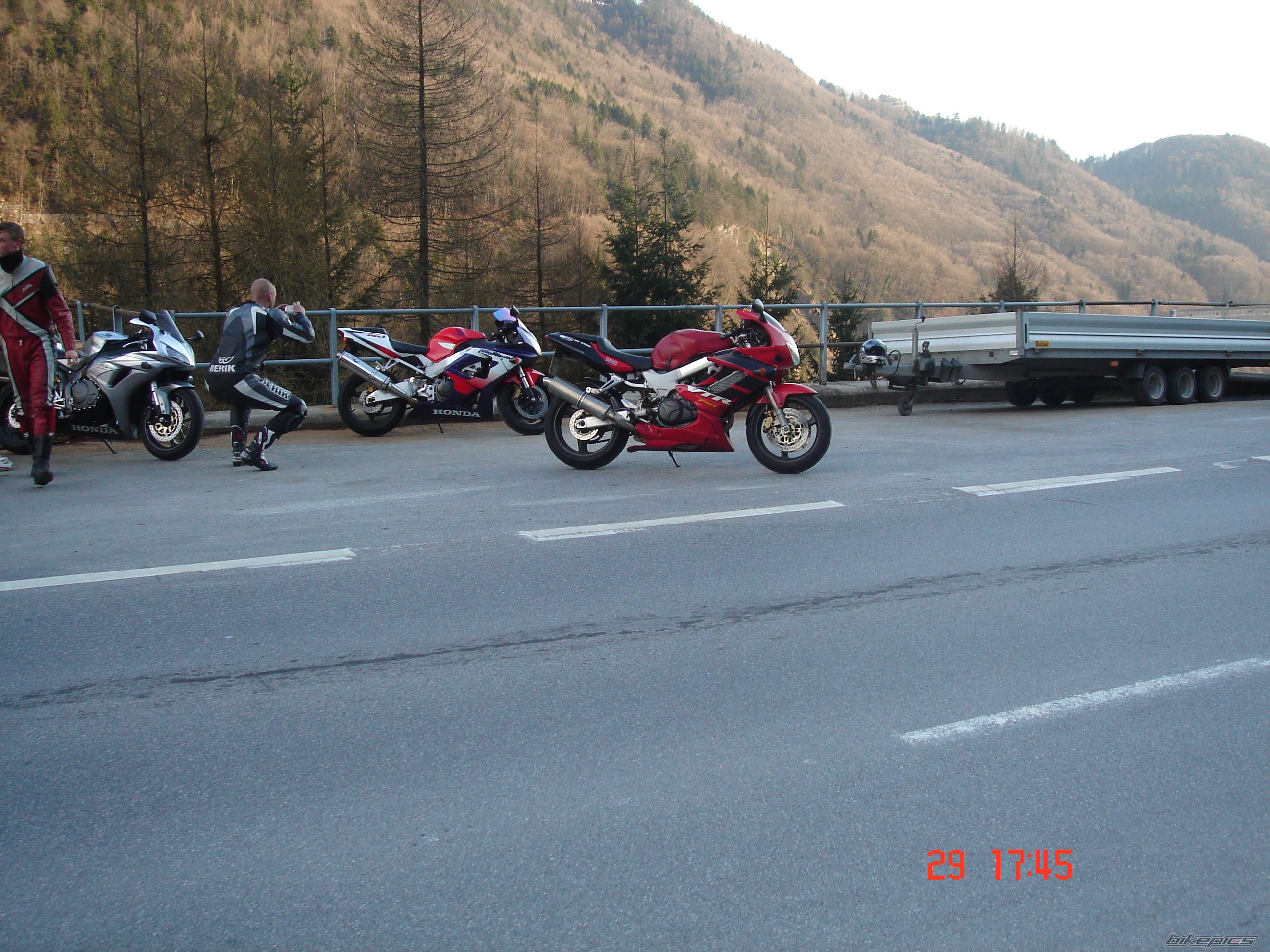 Photo 1298415