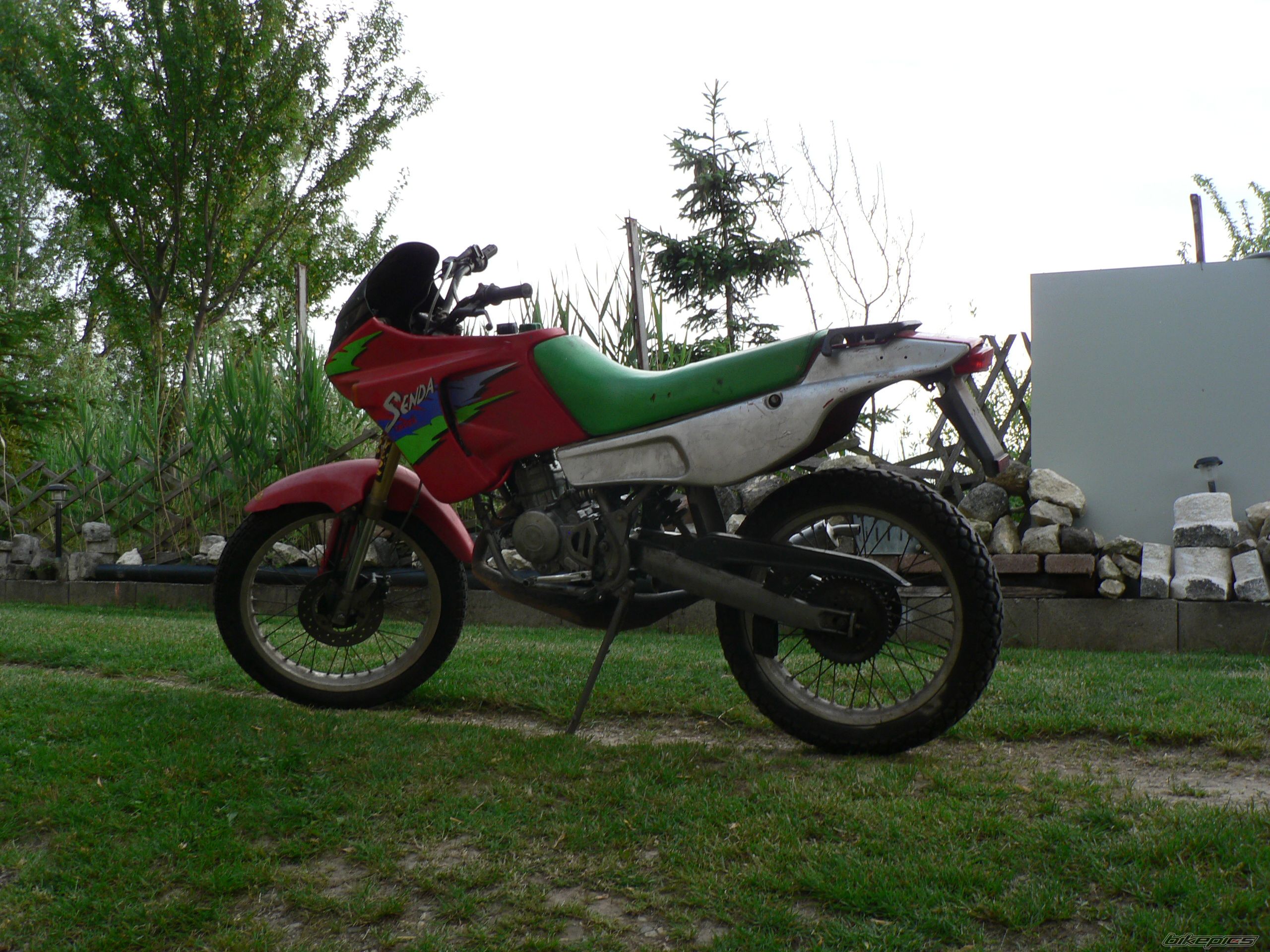 Photo 1300842