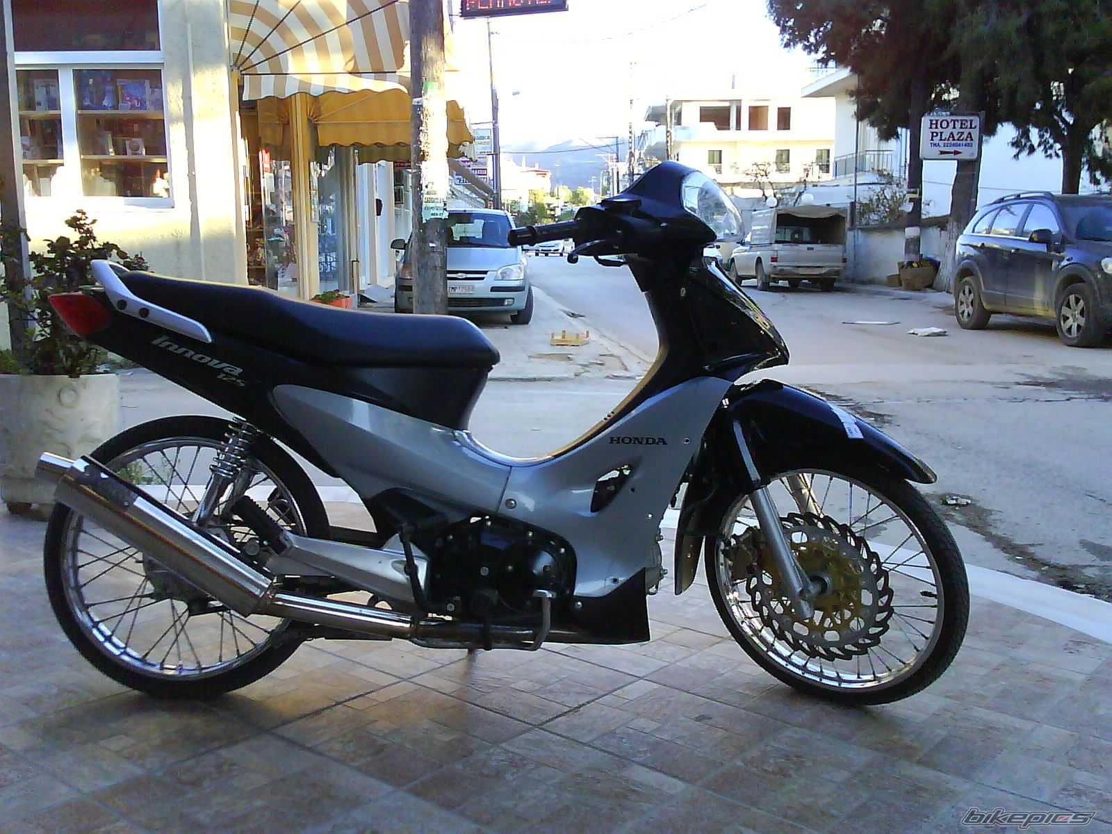 Photo 1301860
