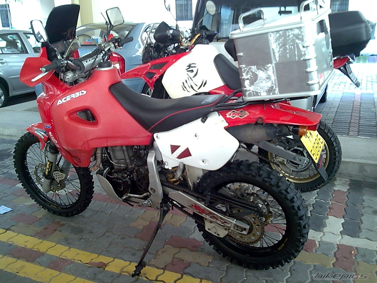 Photo 1303212