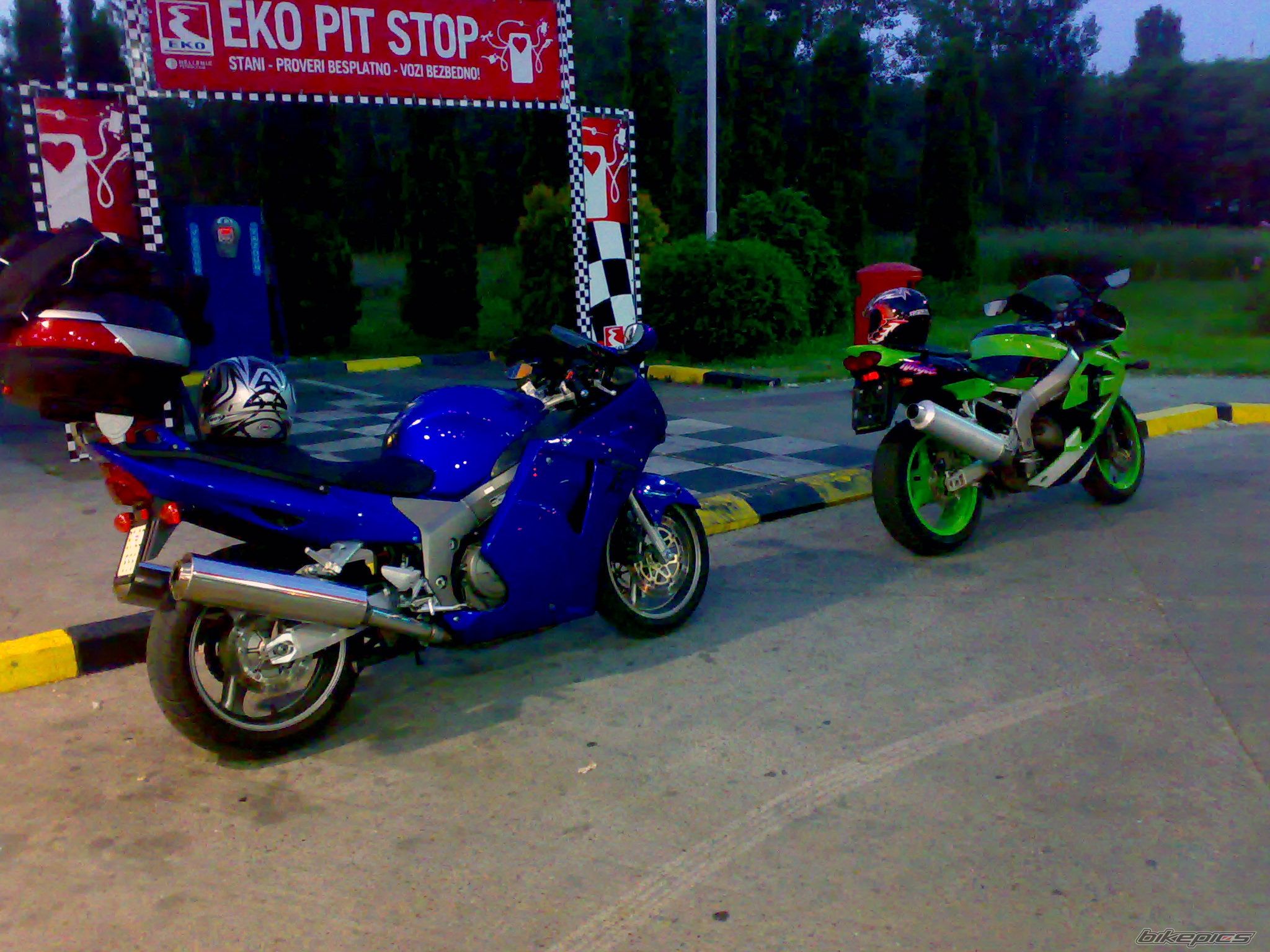 Photo 1303867