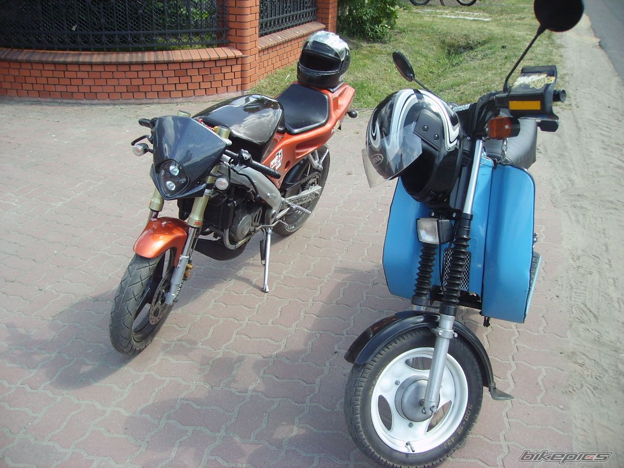 Photo 1313572