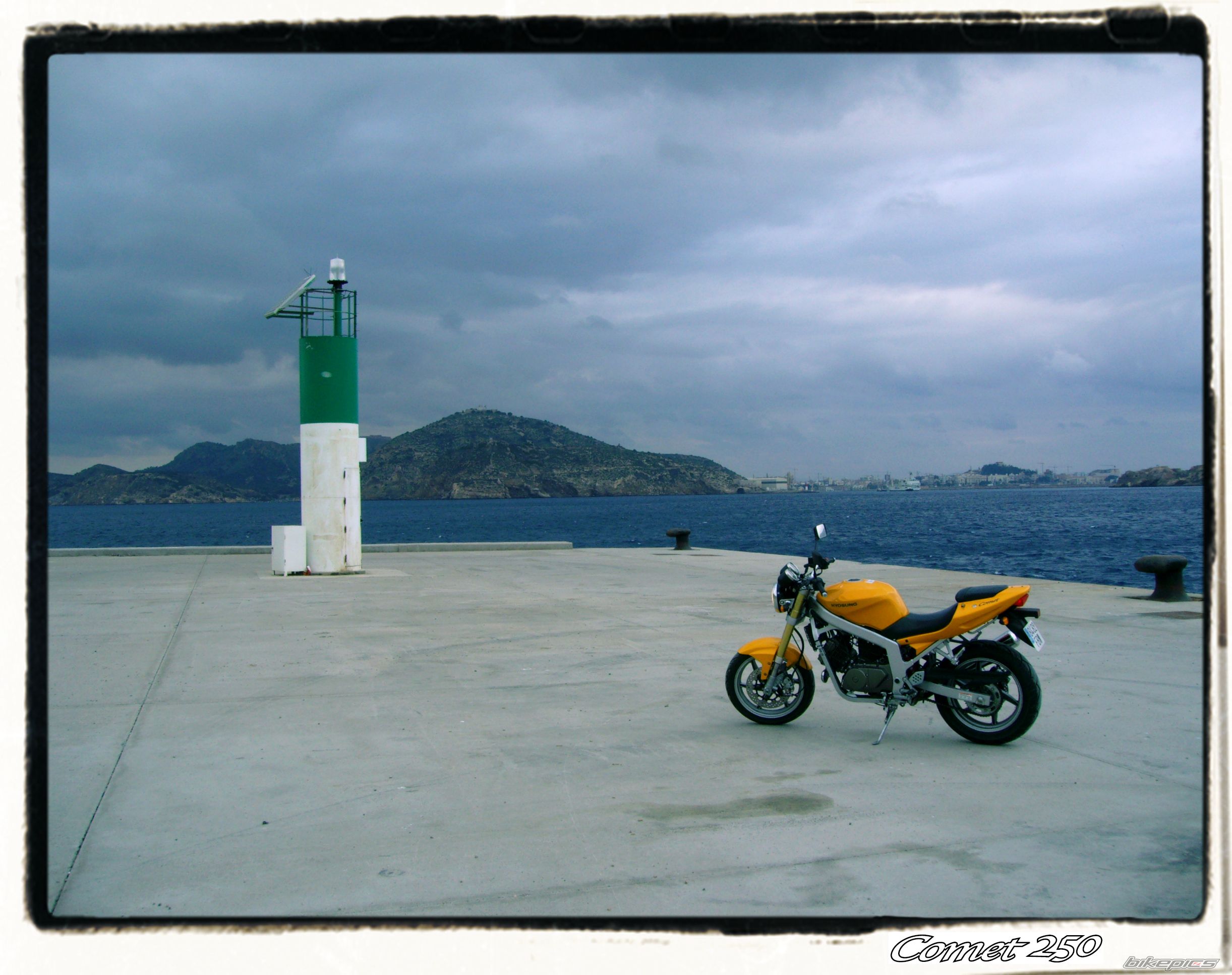 Photo 1317420