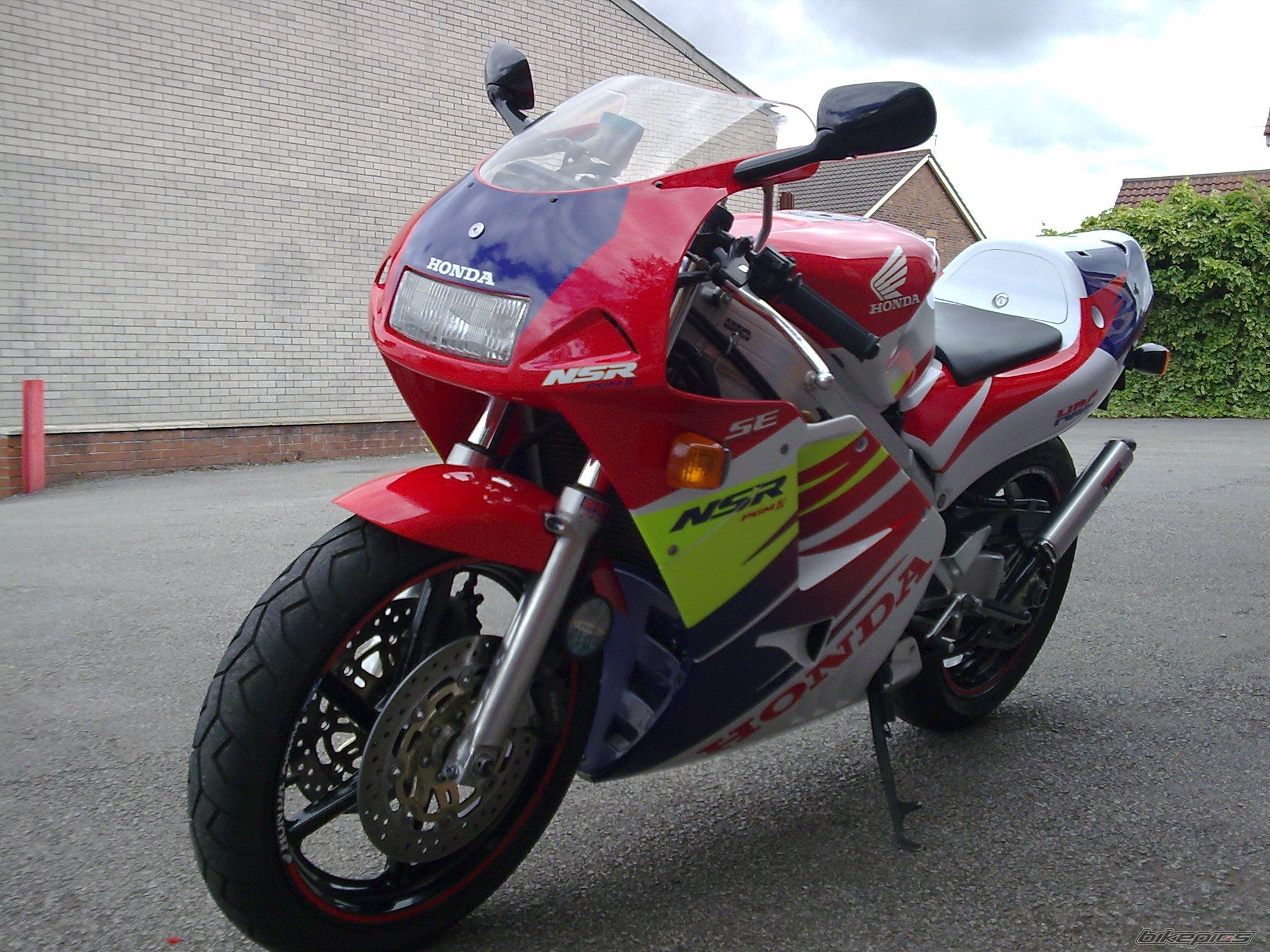 Photo 1321142