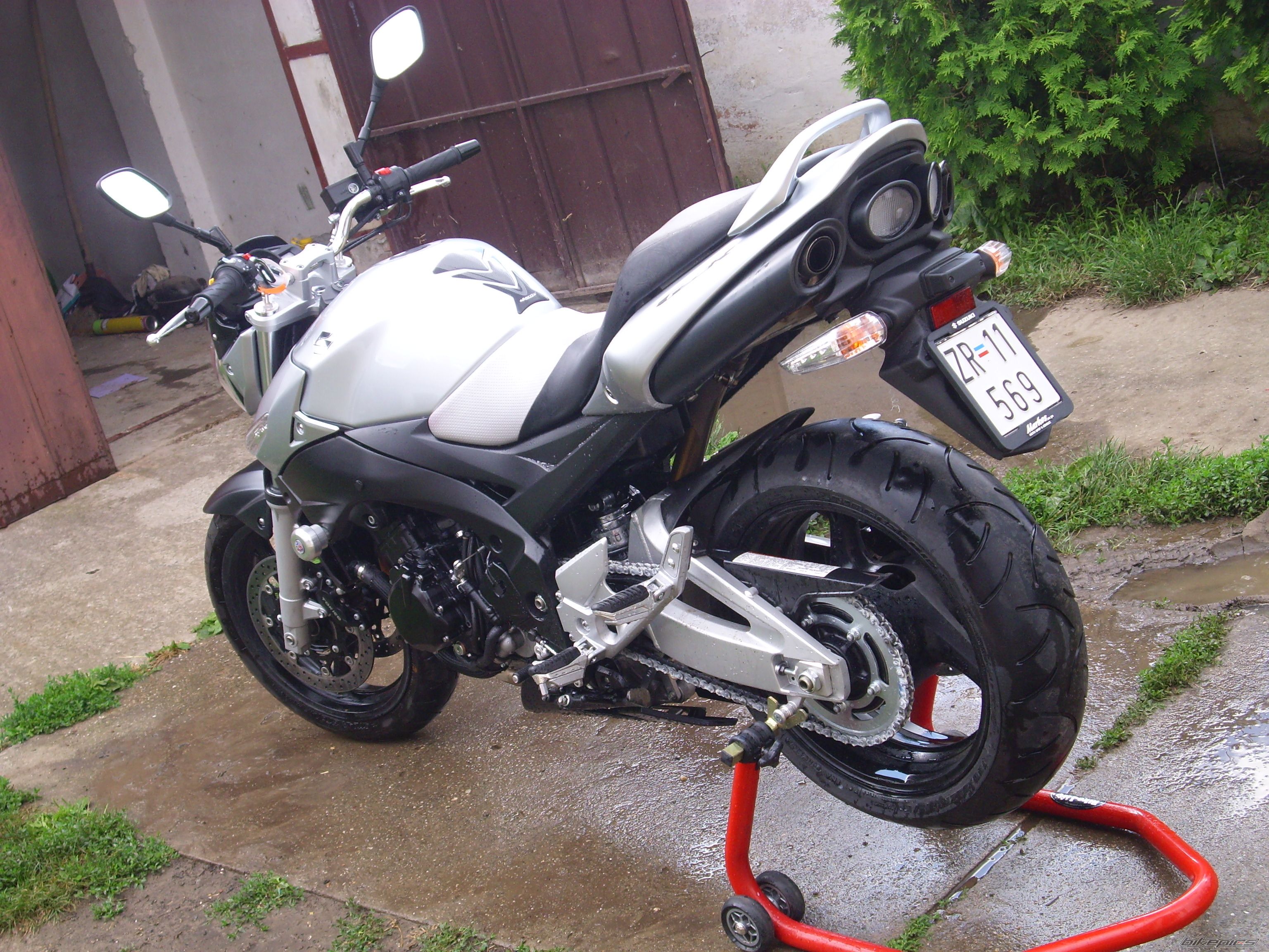 Photo 1321684