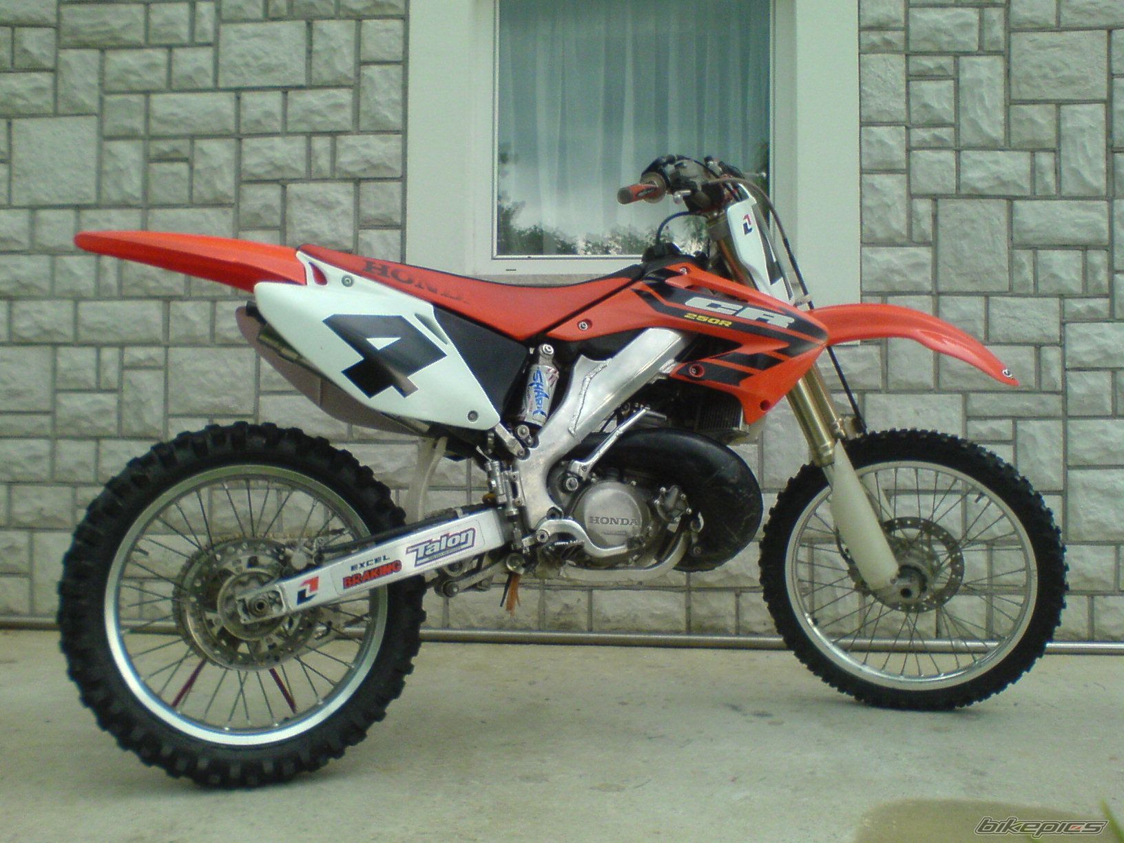 Photo 1322399