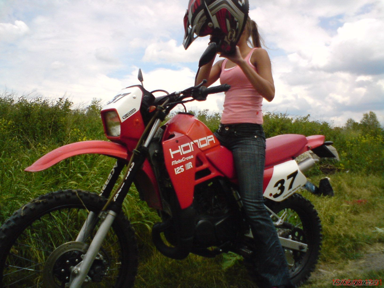 Photo 1322647