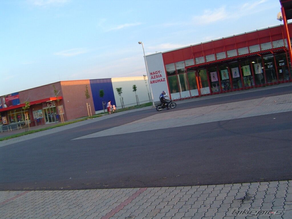 Photo 1324027