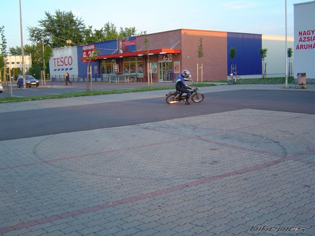 Photo 1324035