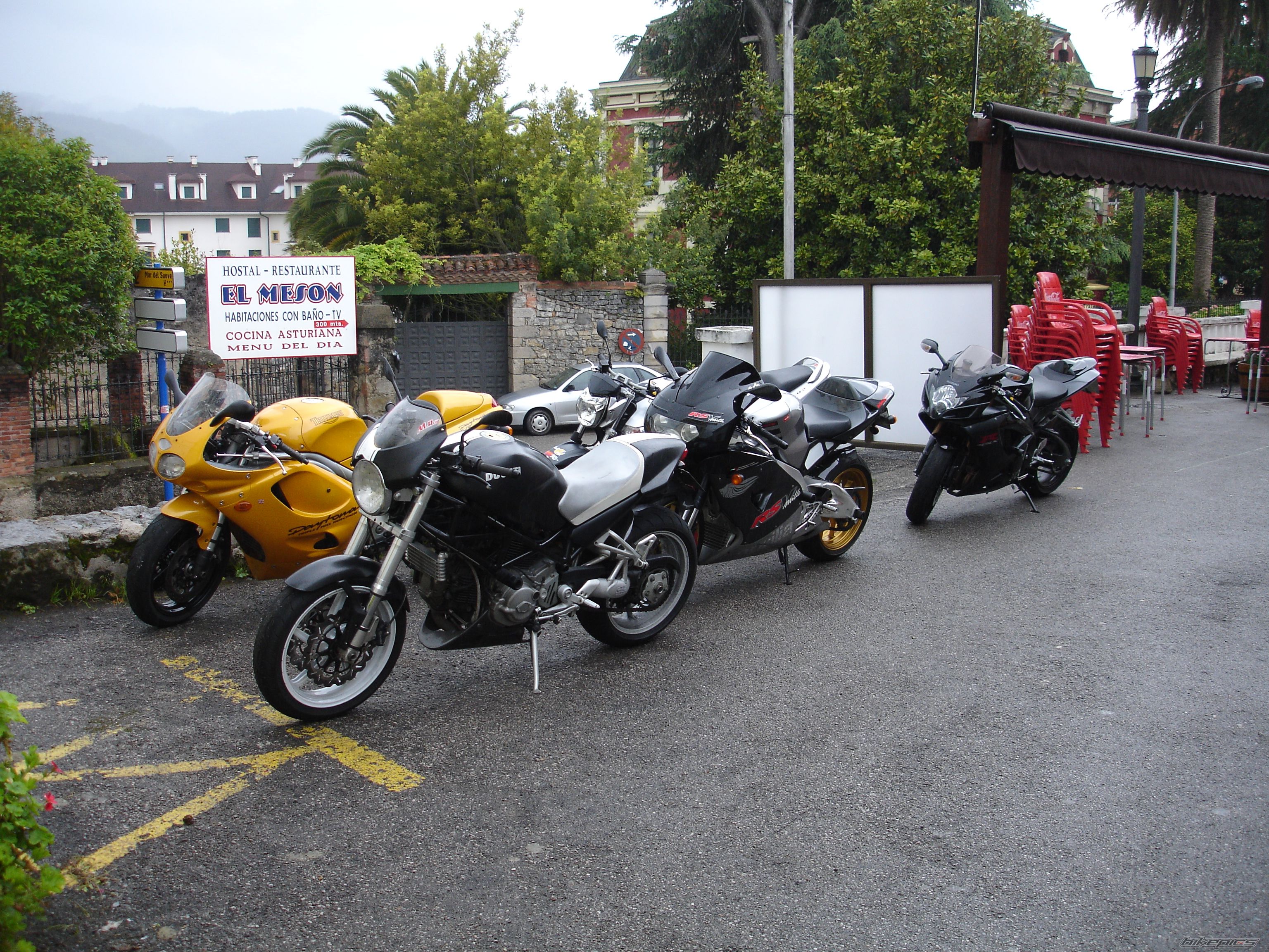 Photo 1324045