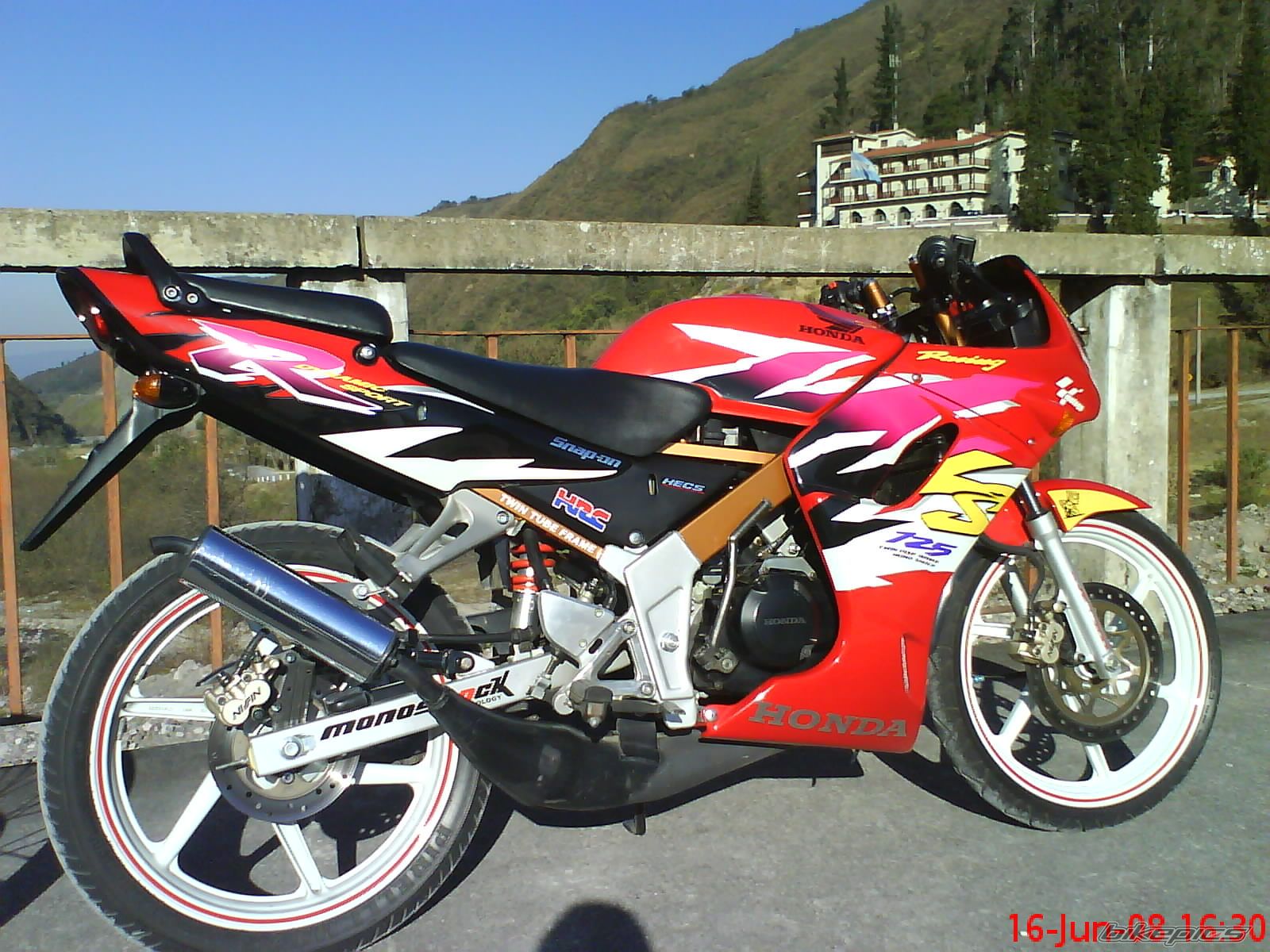 Photo 1324149