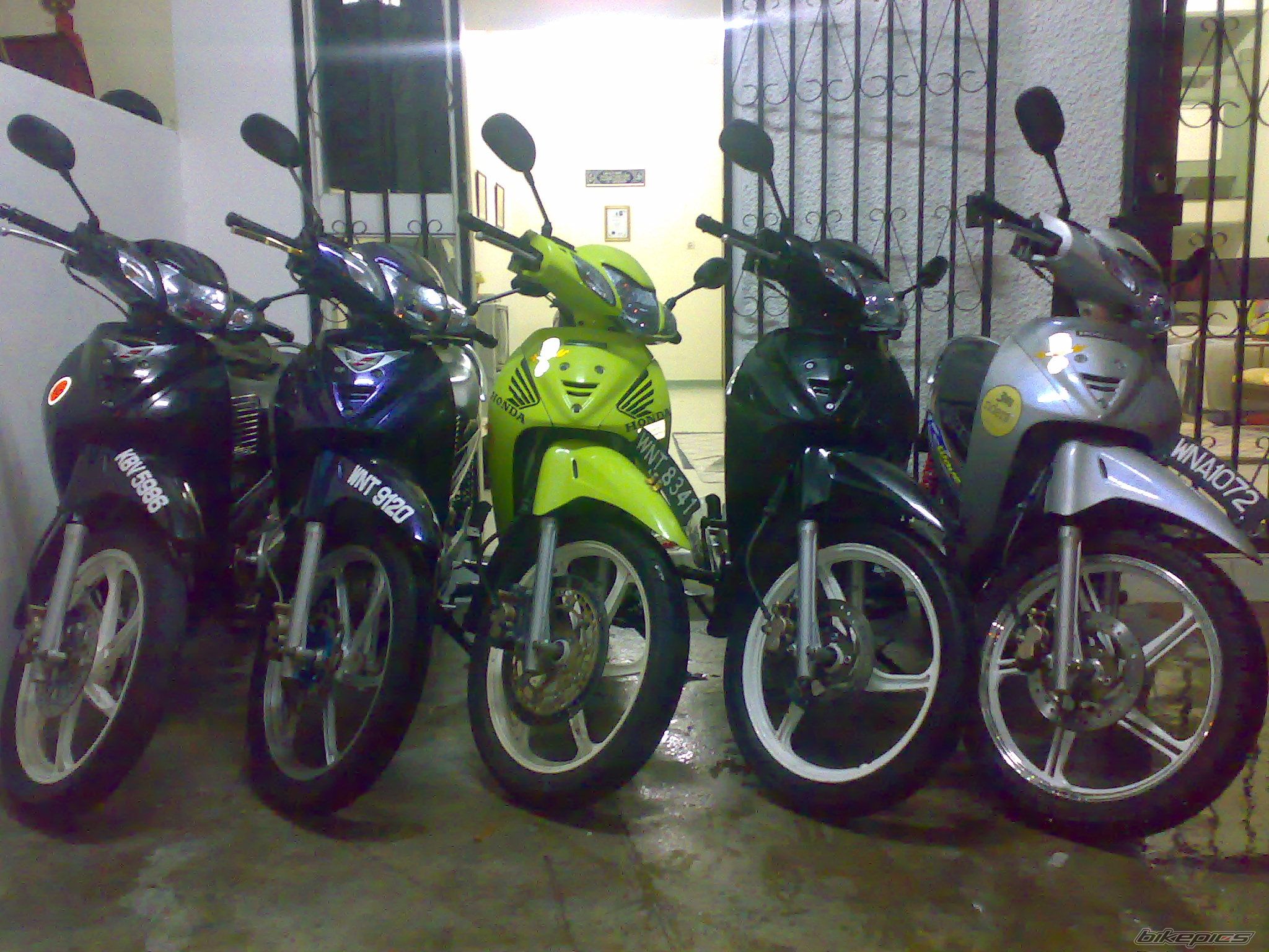 Photo 1326004