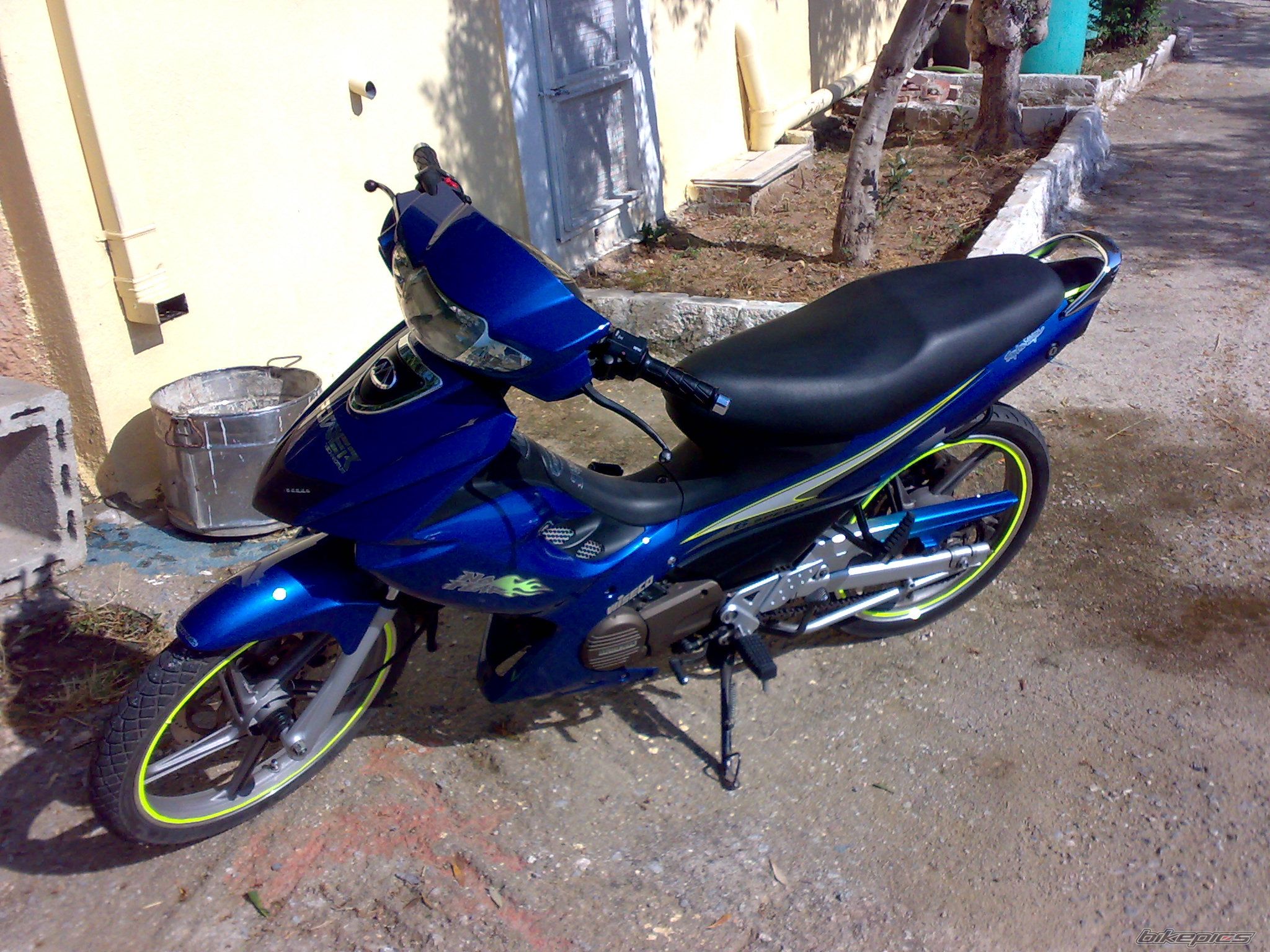 Photo 1327102