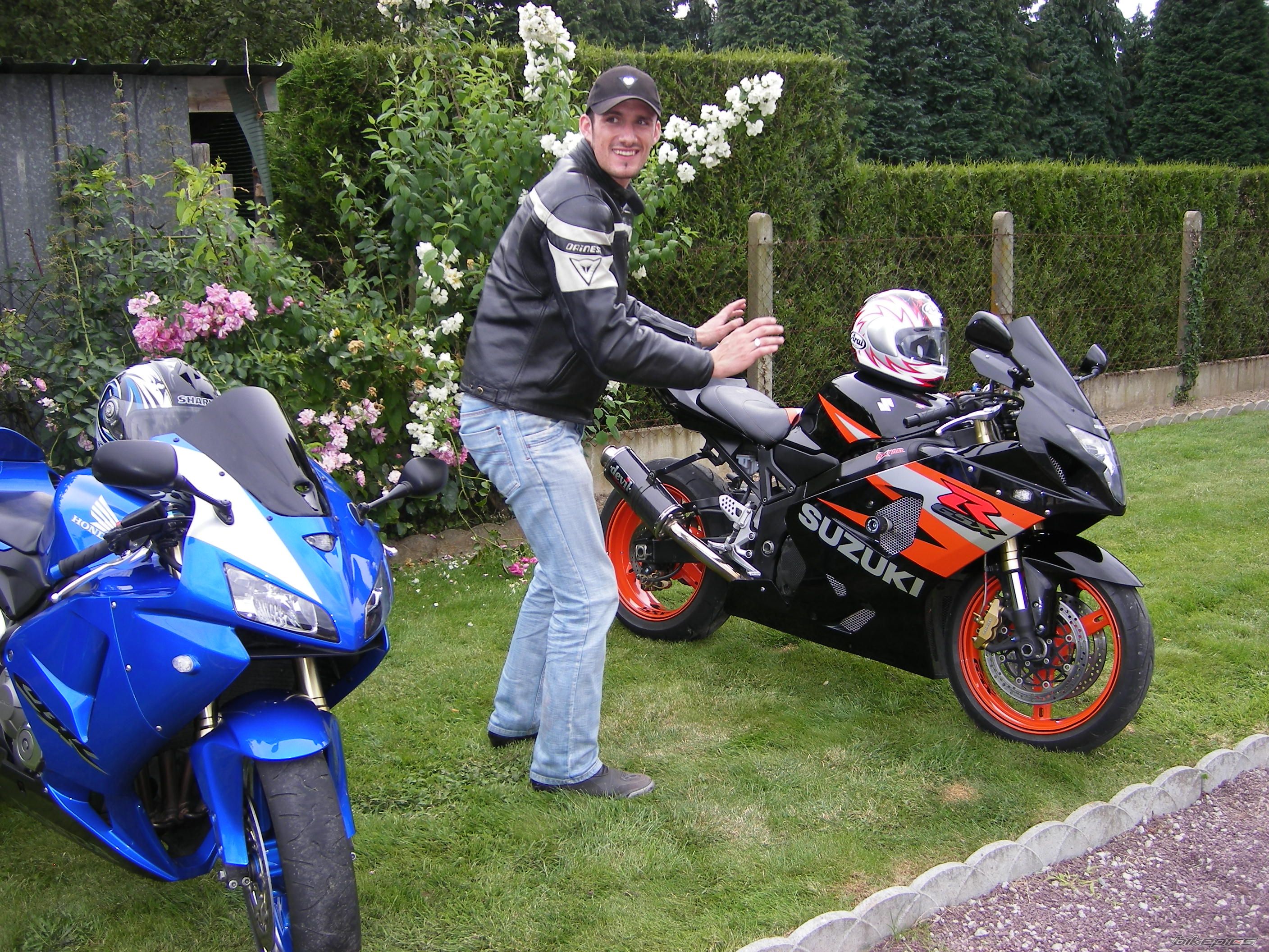 Photo 1327104