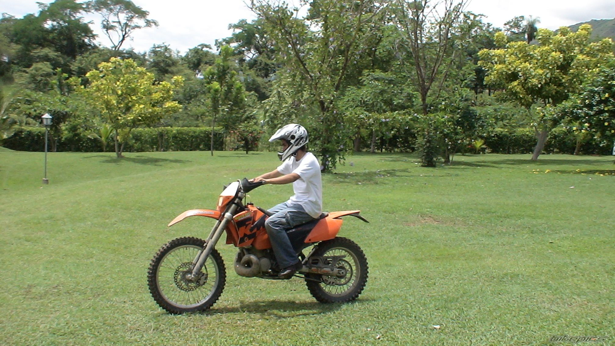 Photo 1327145