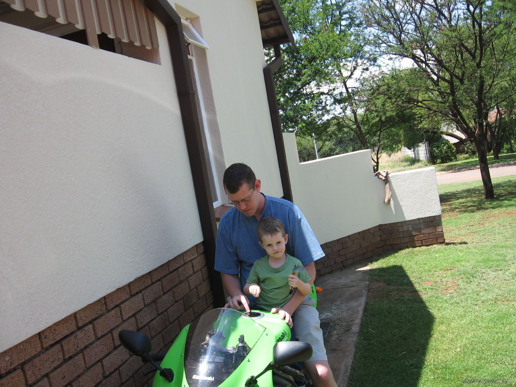 Photo 1327941