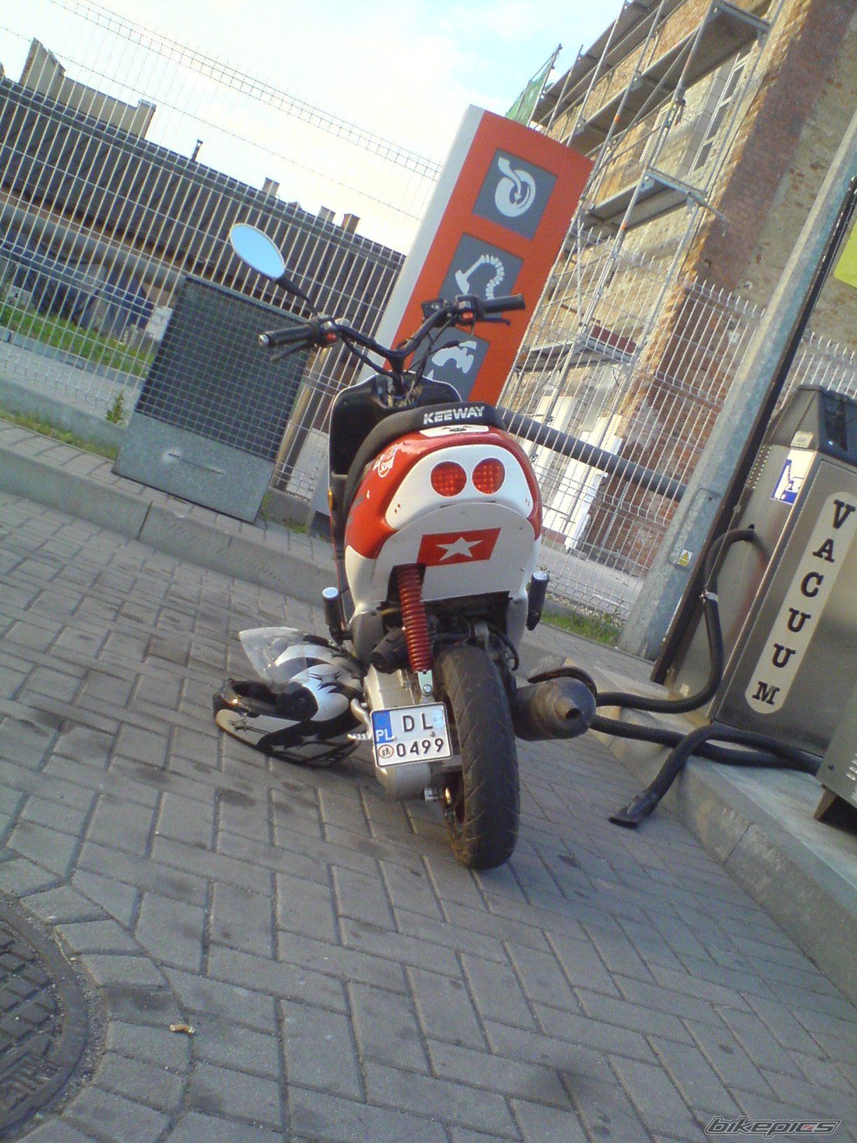 Photo 1328704