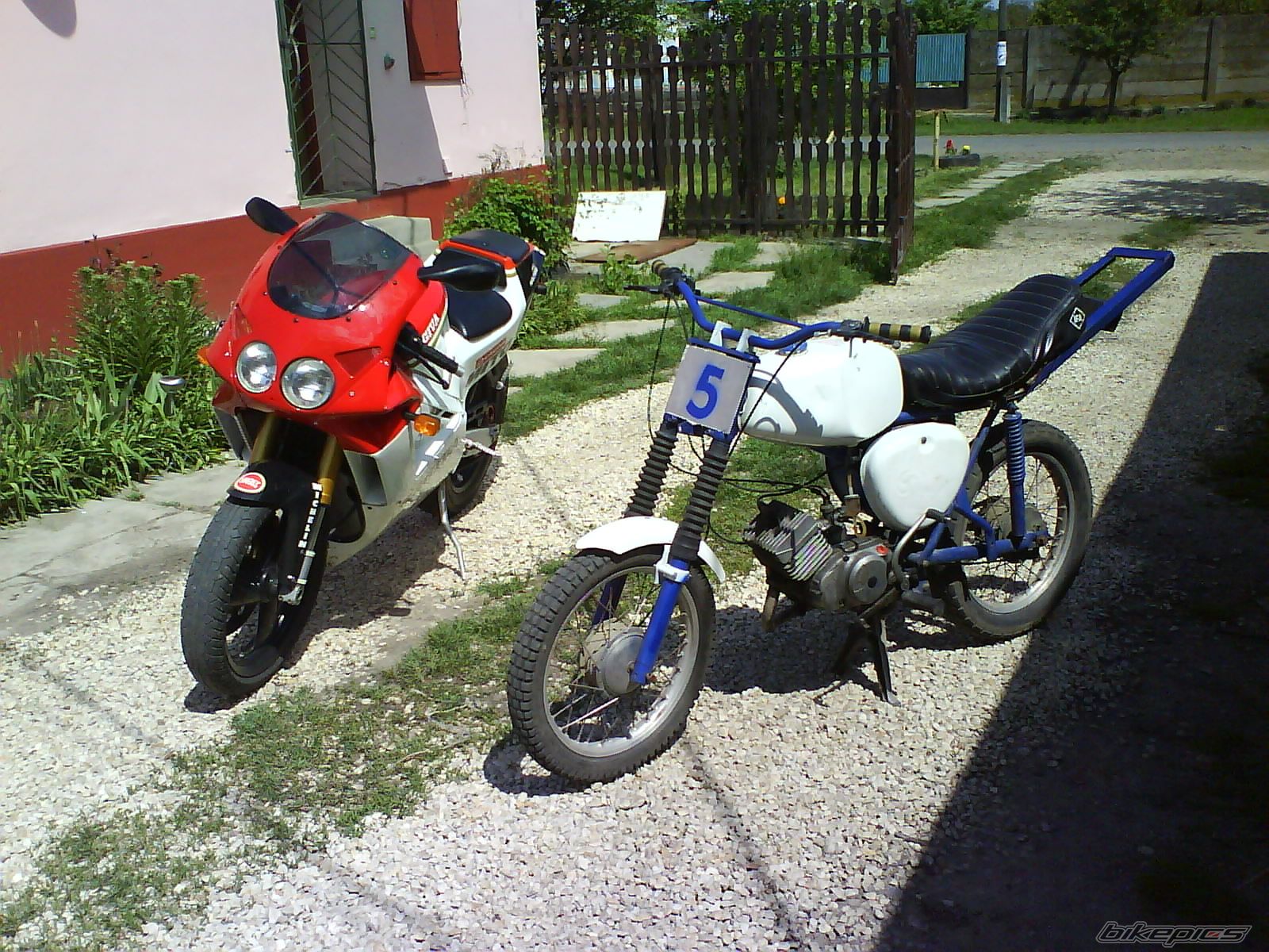 Photo 1329795