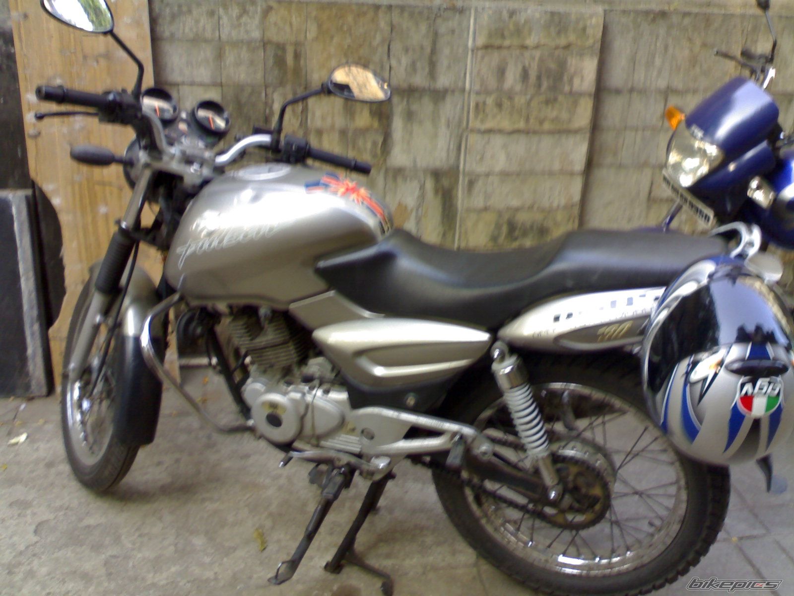 Photo 1329936