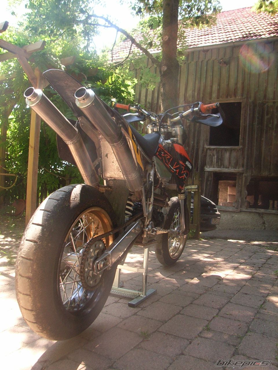 Photo 1330011