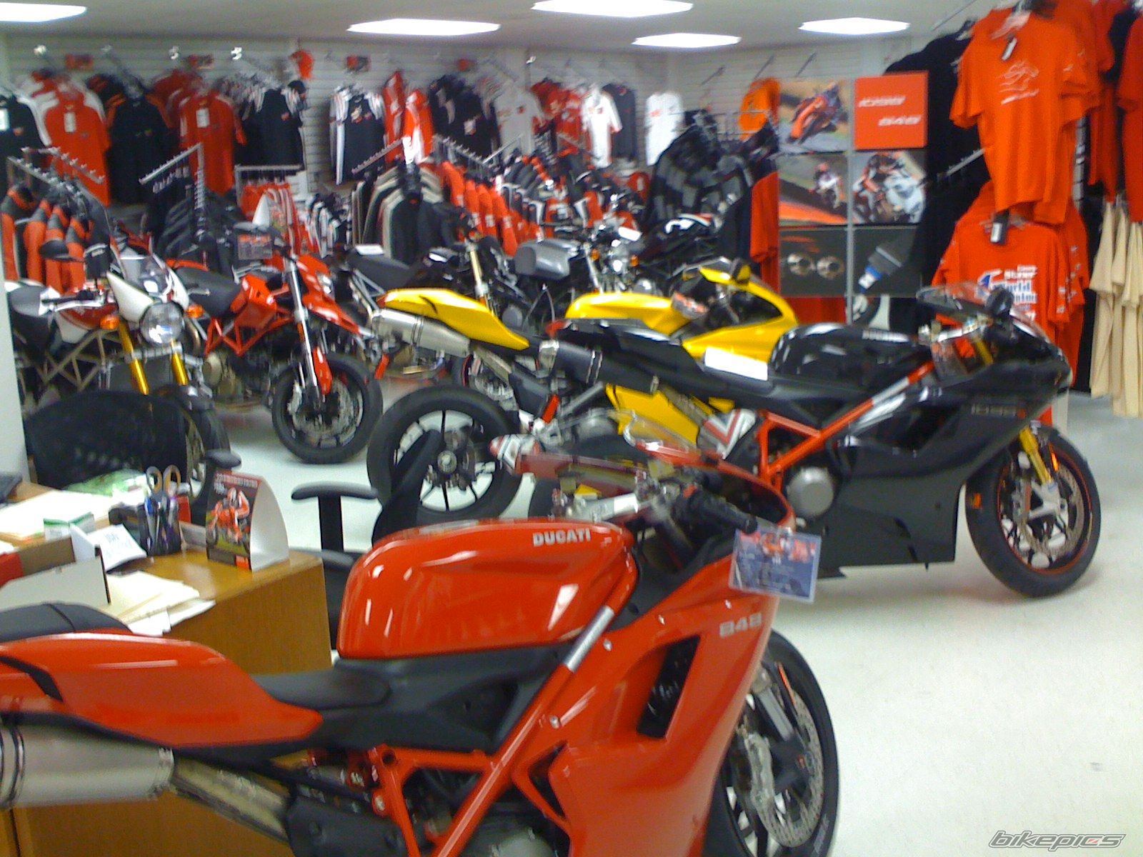 Photo 1330683