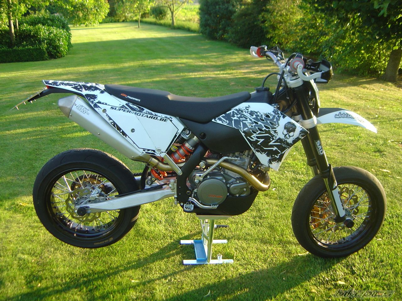 Photo 1337136