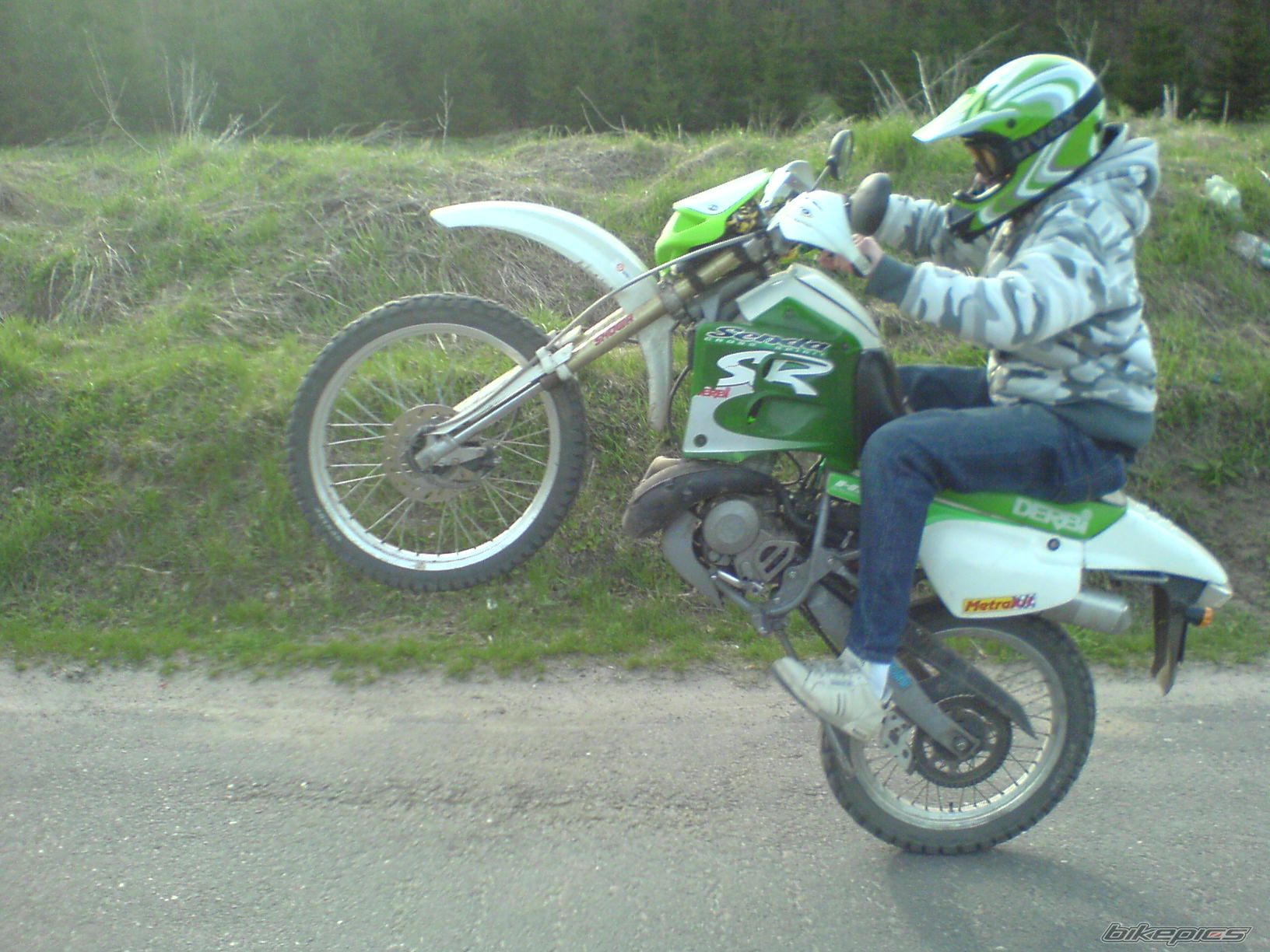 Photo 1340649
