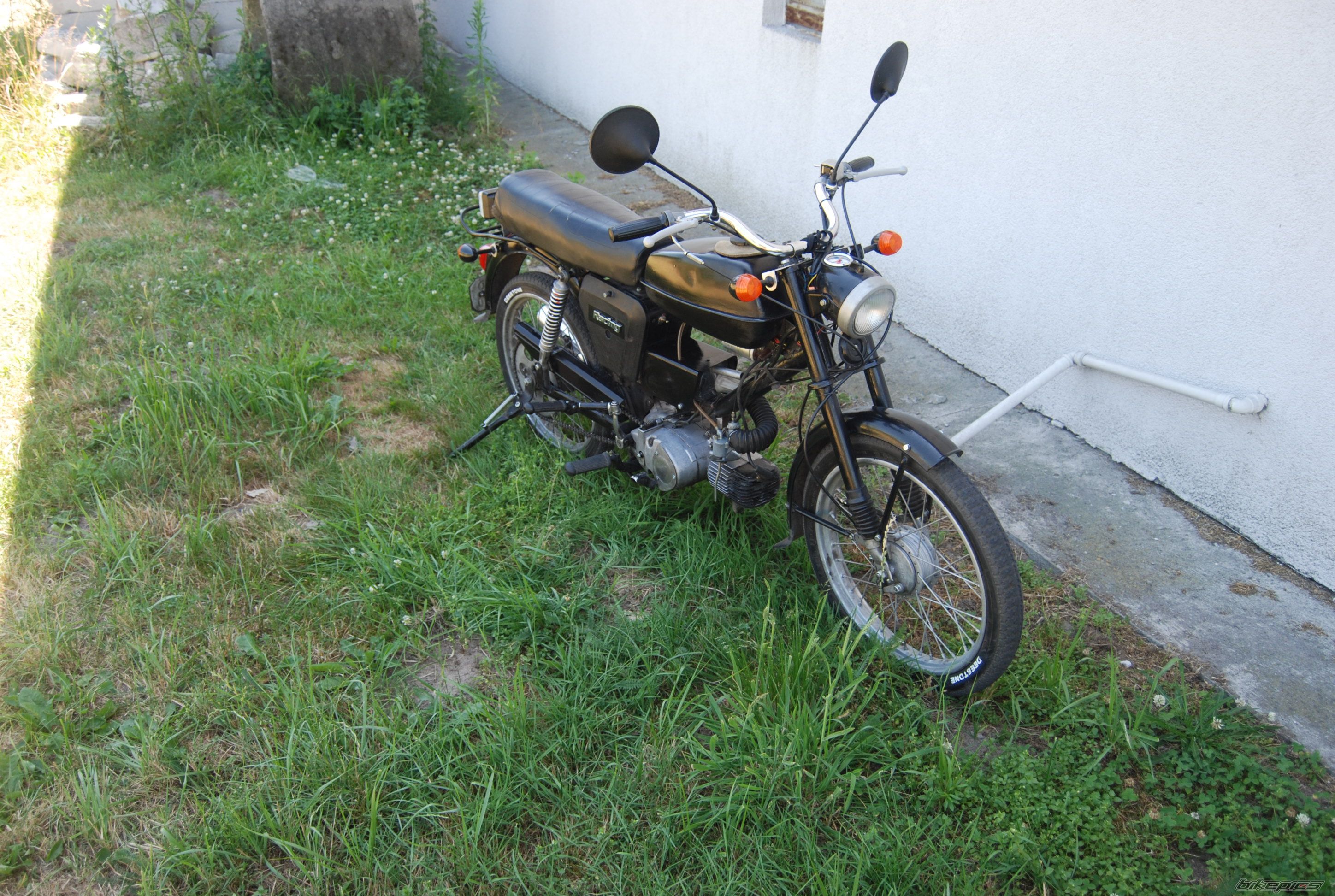 Photo 1341130