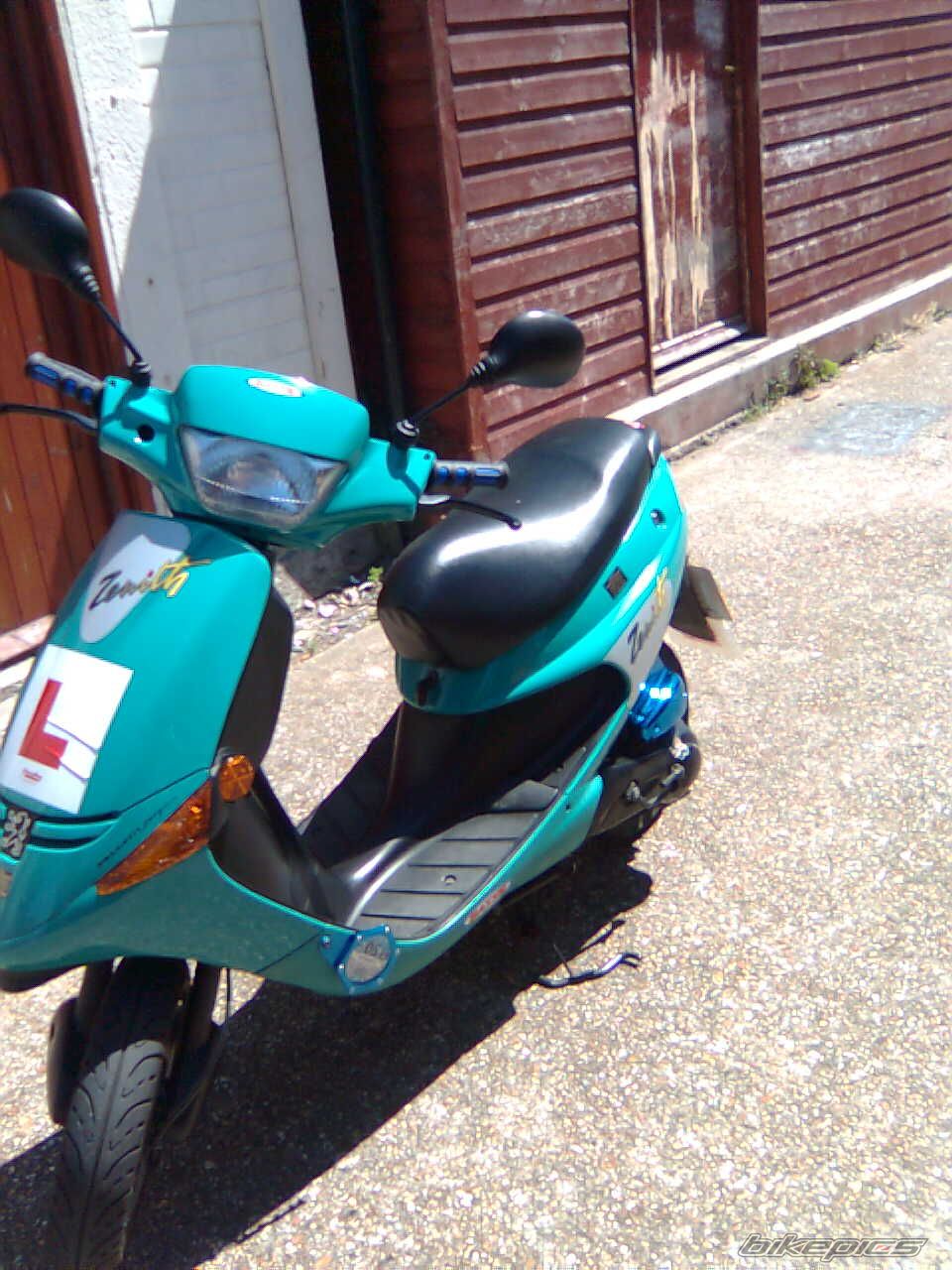 Photo 1341163