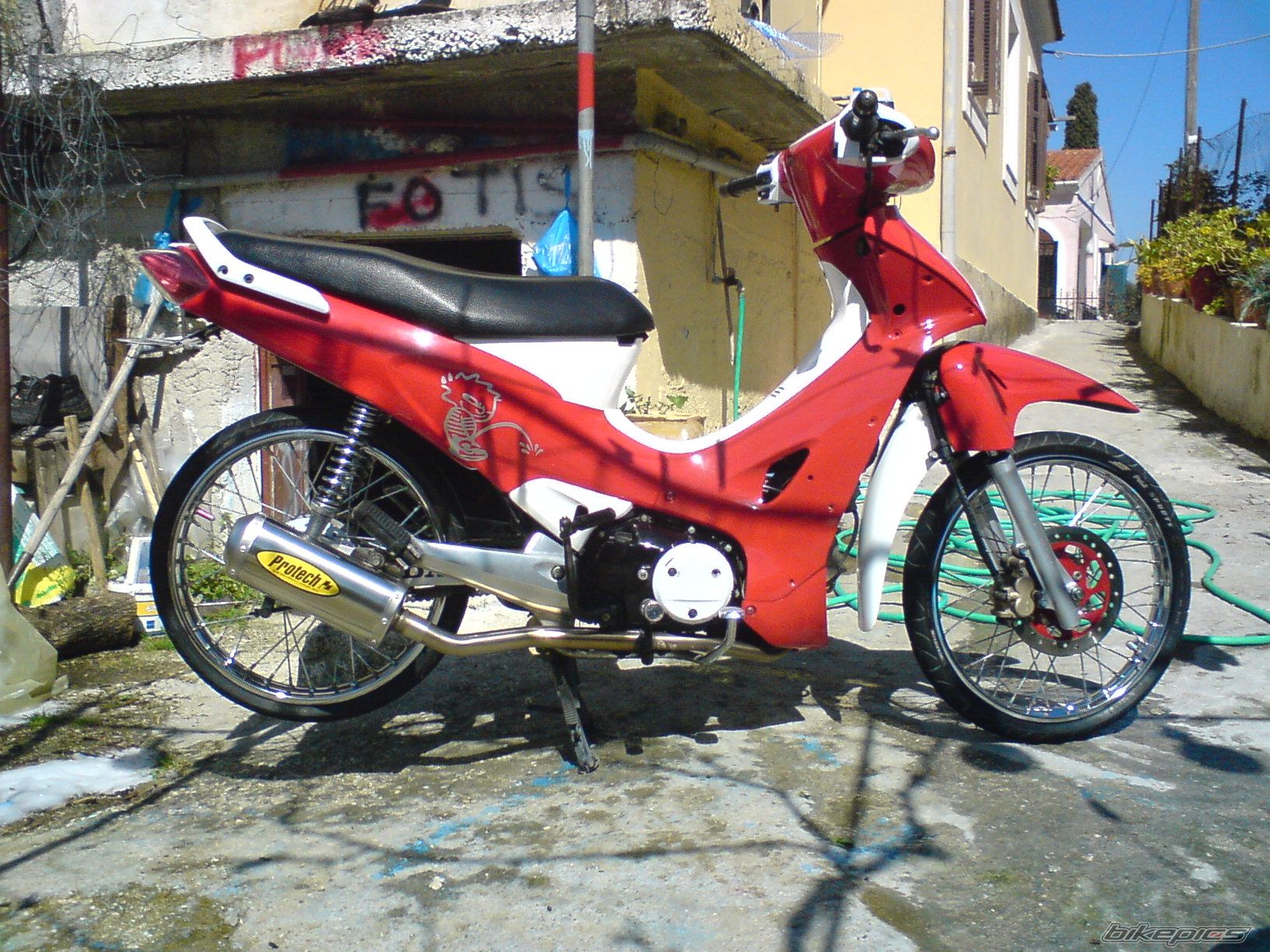Photo 1341456