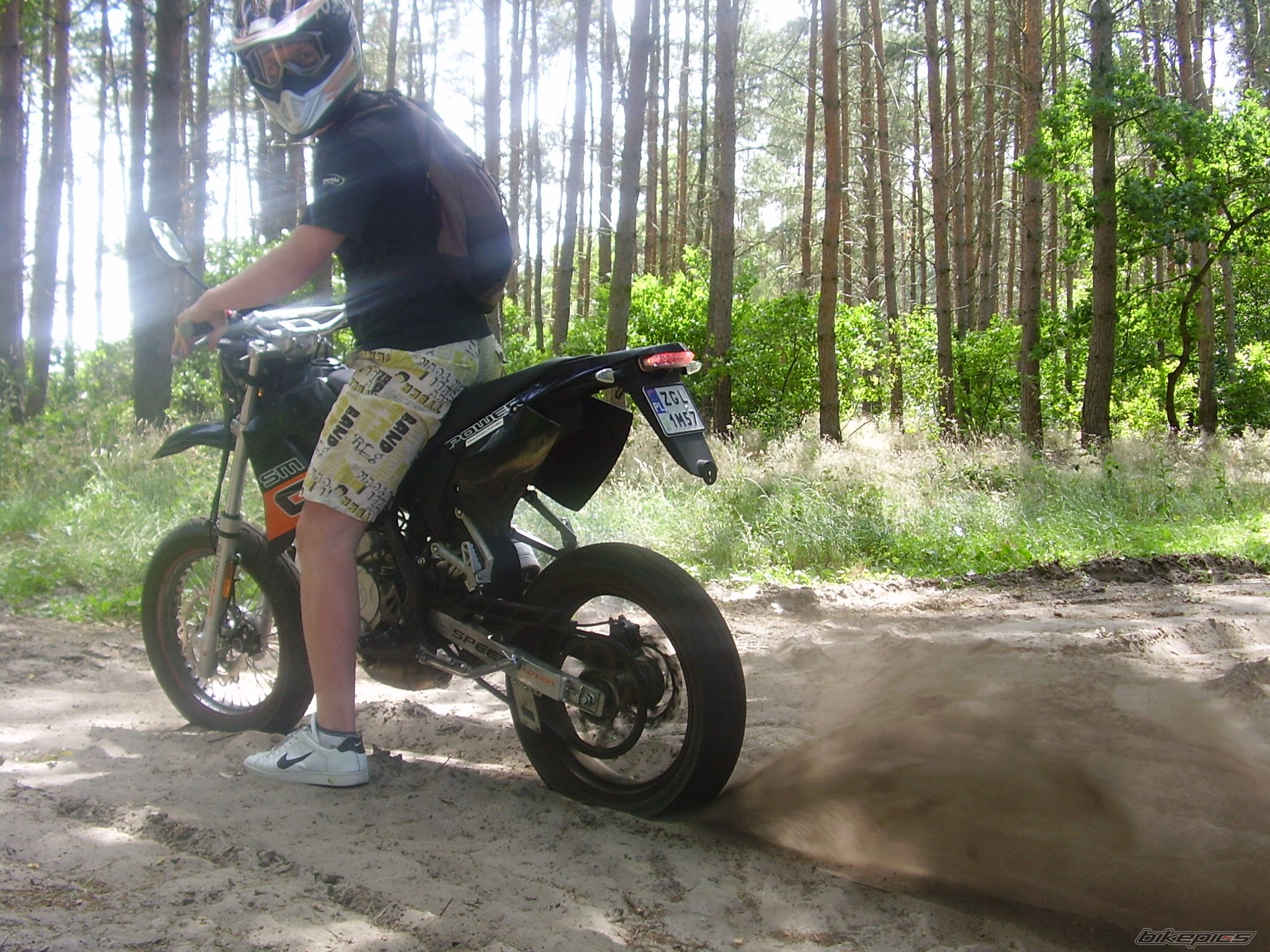 Photo 1342244