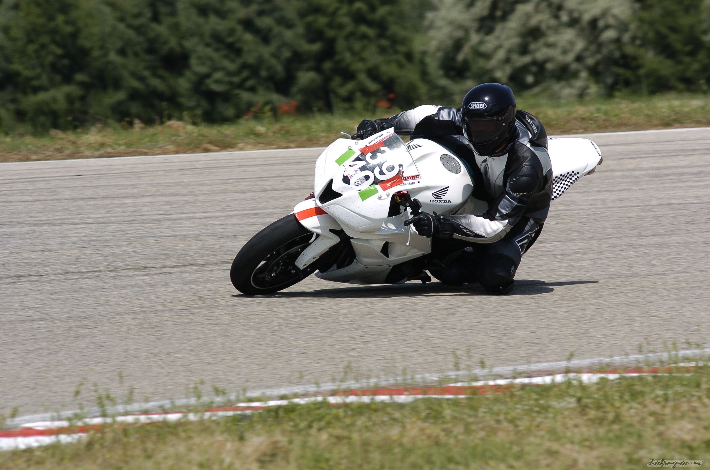 Photo 1342576