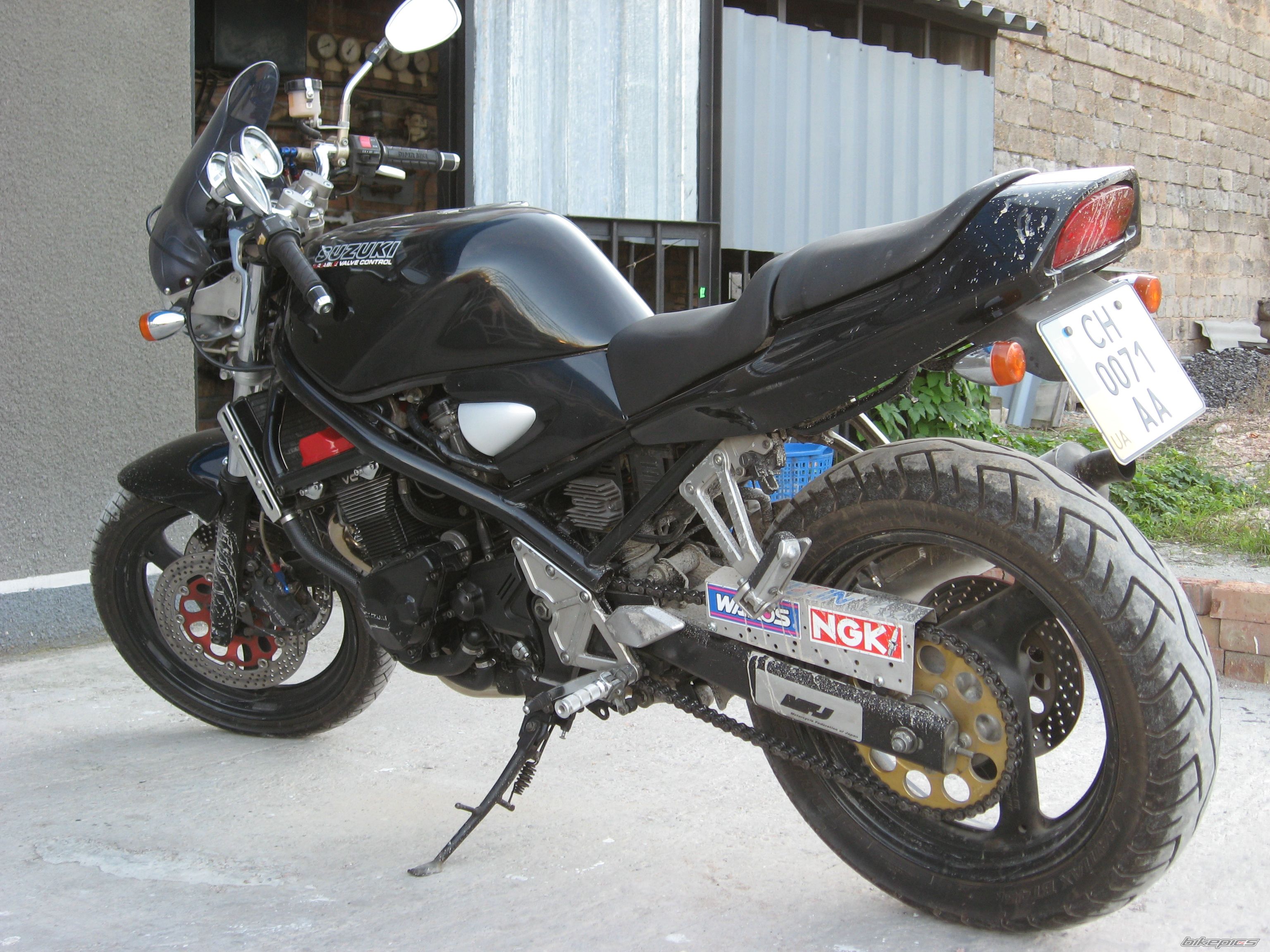 Photo 1342849
