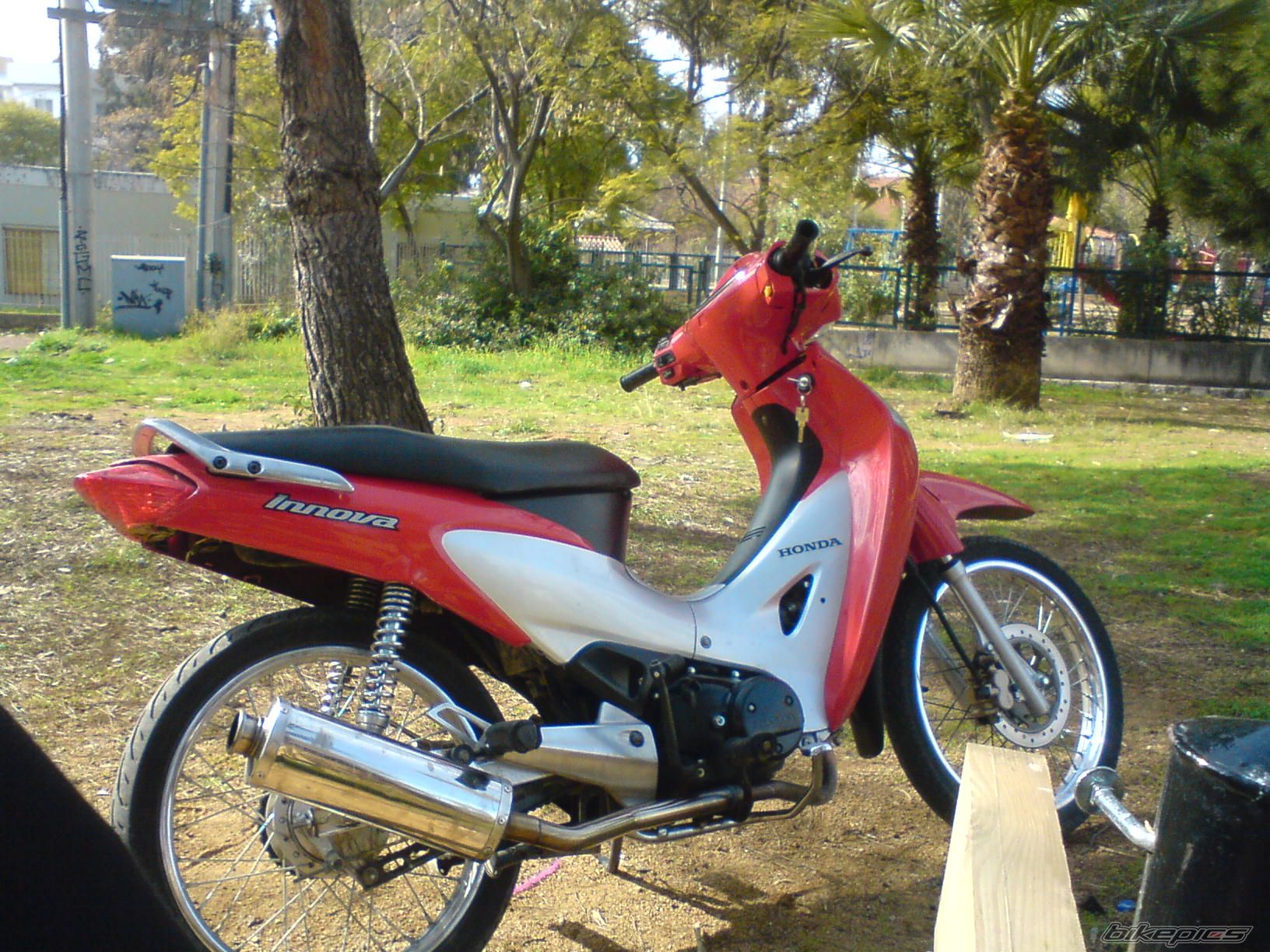 Photo 1342859