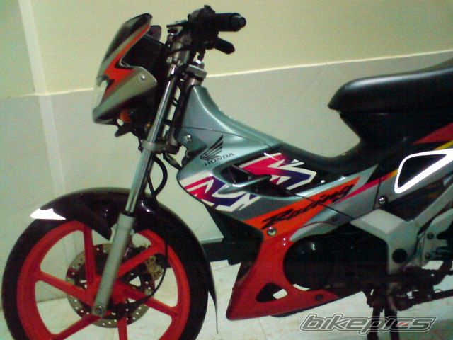 Photo 1343952